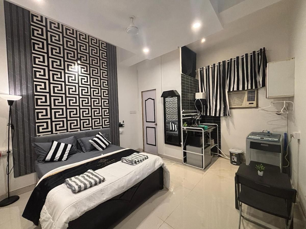 Ivy Splendour Dice Private Studio, Oshiwara Apartment Mumbai