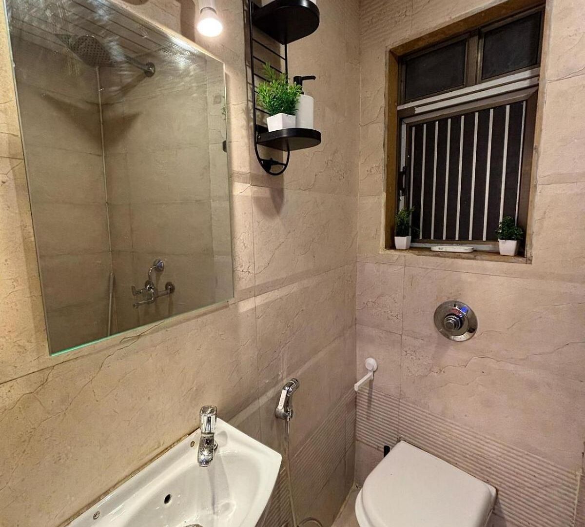 Apartment Ivy Splendour Dice Private Studio, Oshiwara Mumbai