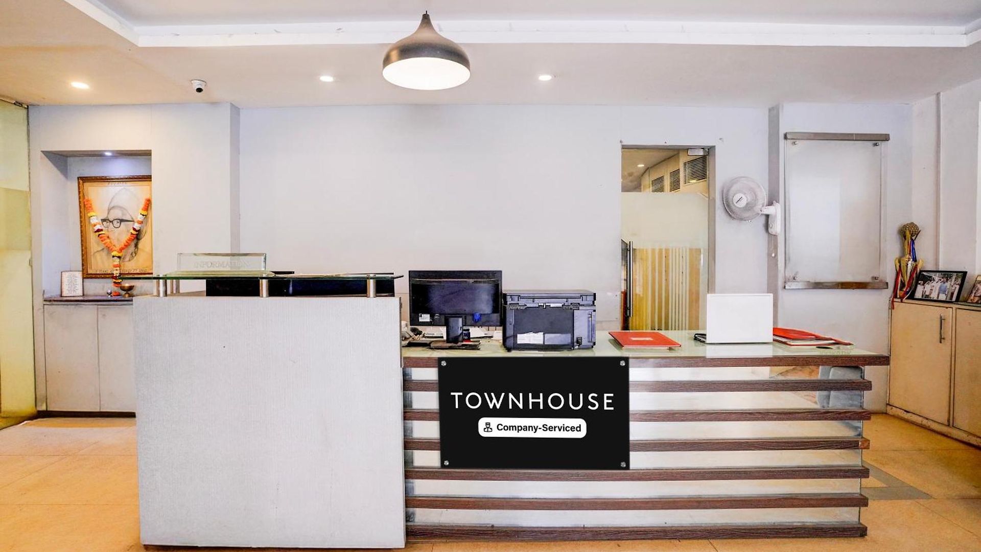 Super Townhouse Khar The Habitat Hotel