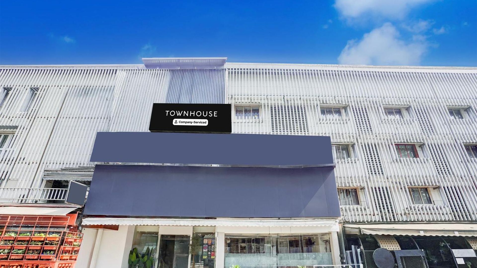 Super Townhouse Khar The Habitat Hotel *