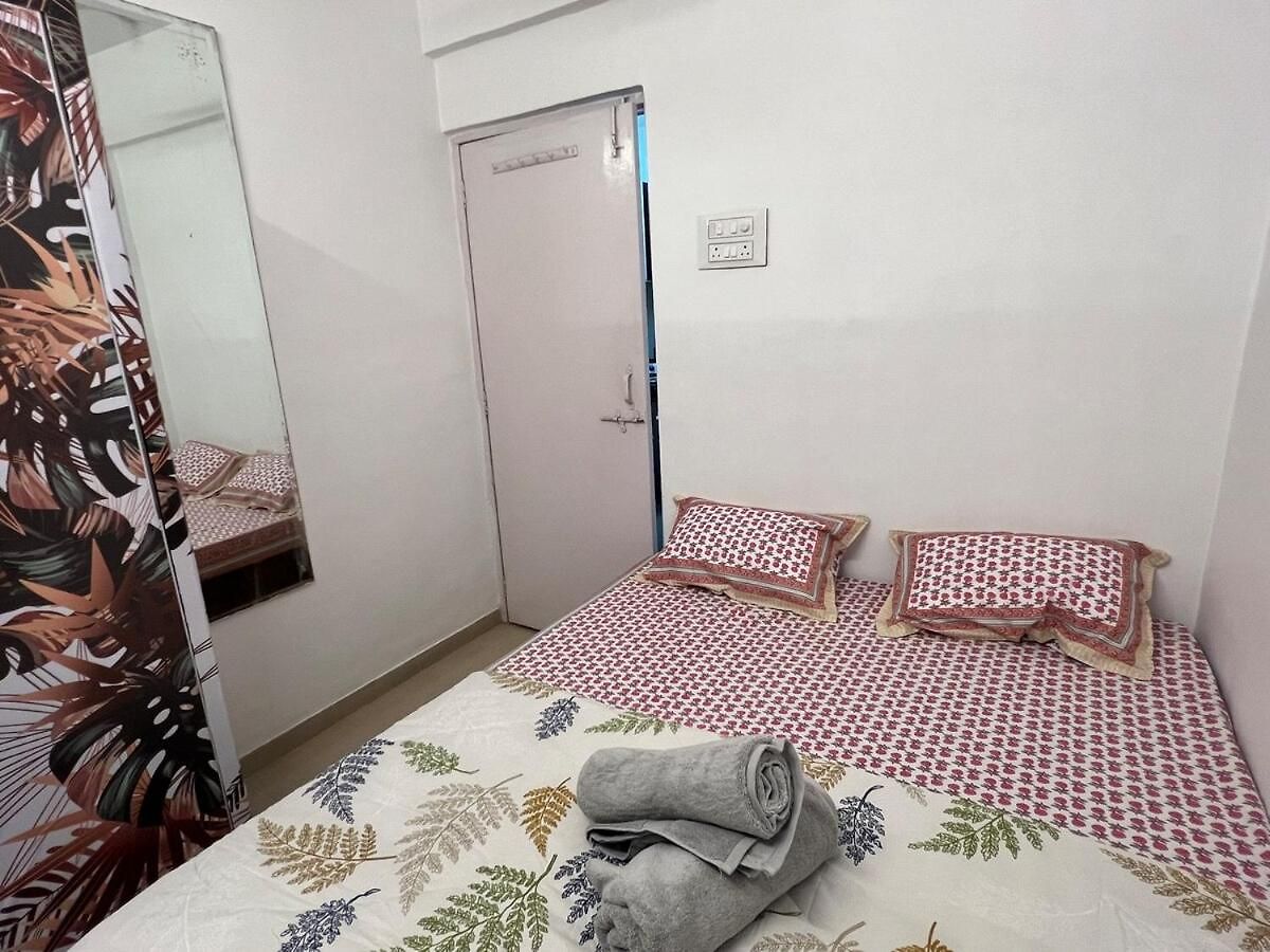 1bhk Entire Flat In Oshiwara *