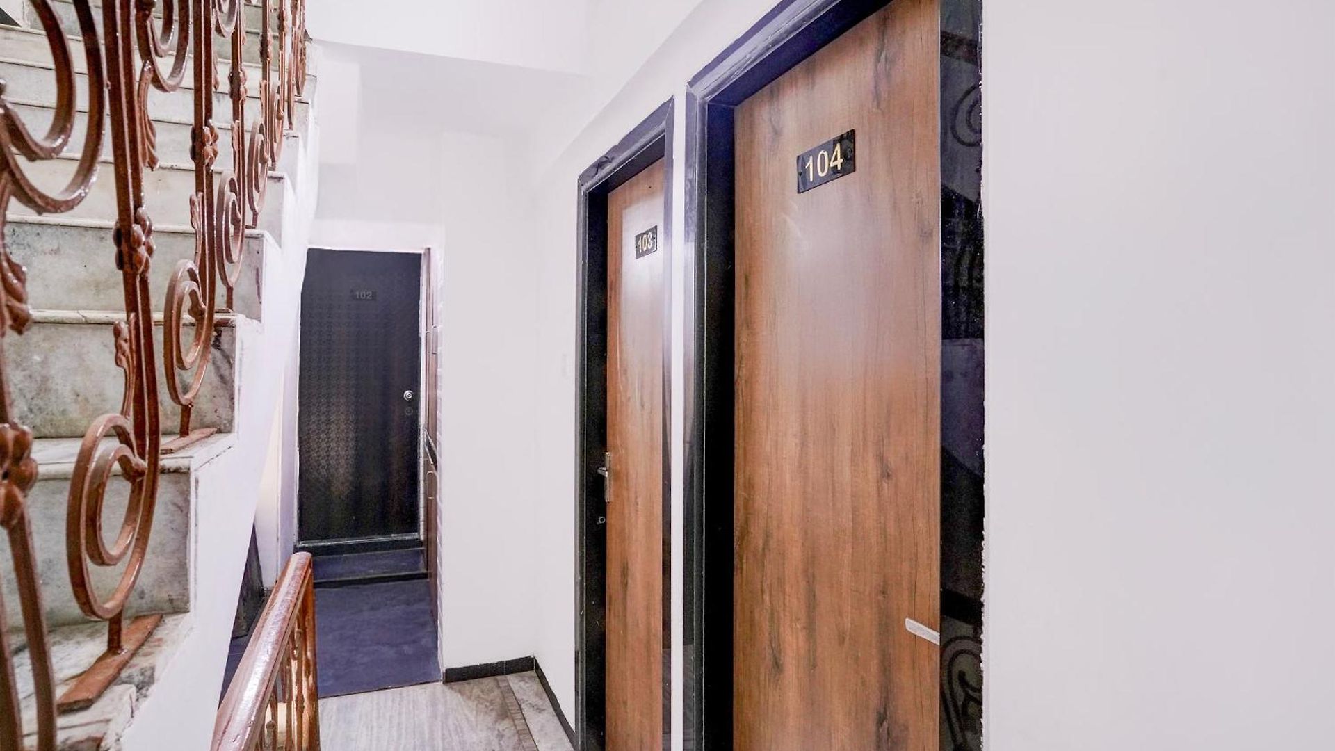 Hotel O Aksa