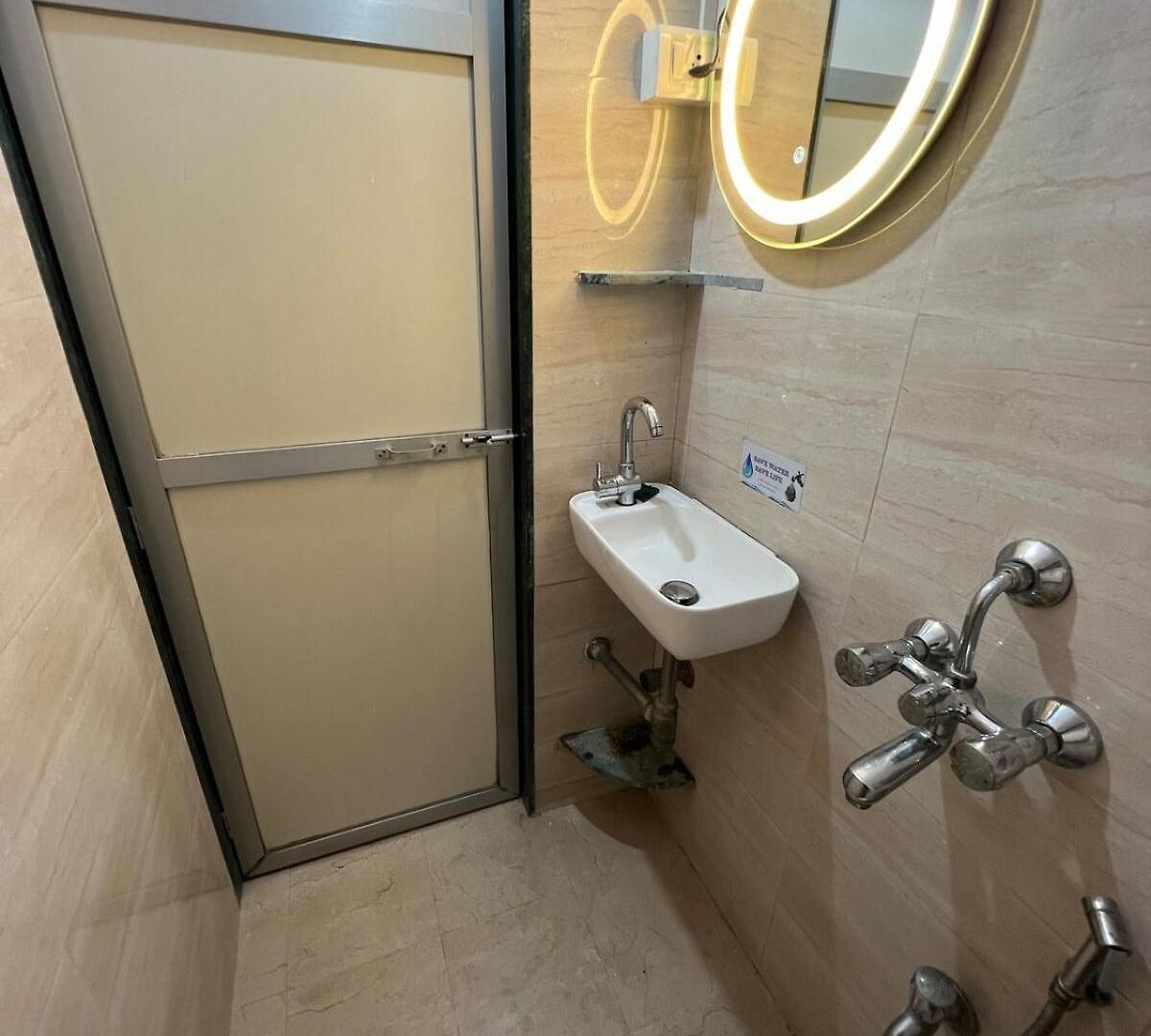 Apartment 1bhk Flat In Juhu