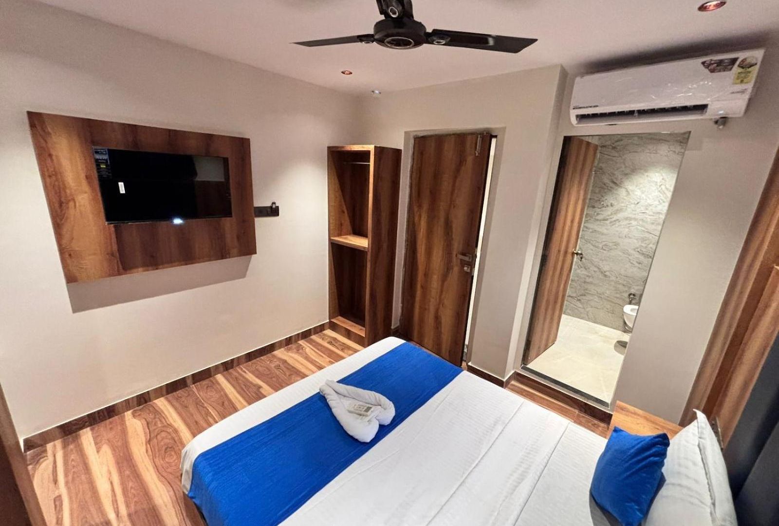 Hotel Lavish Park 2*