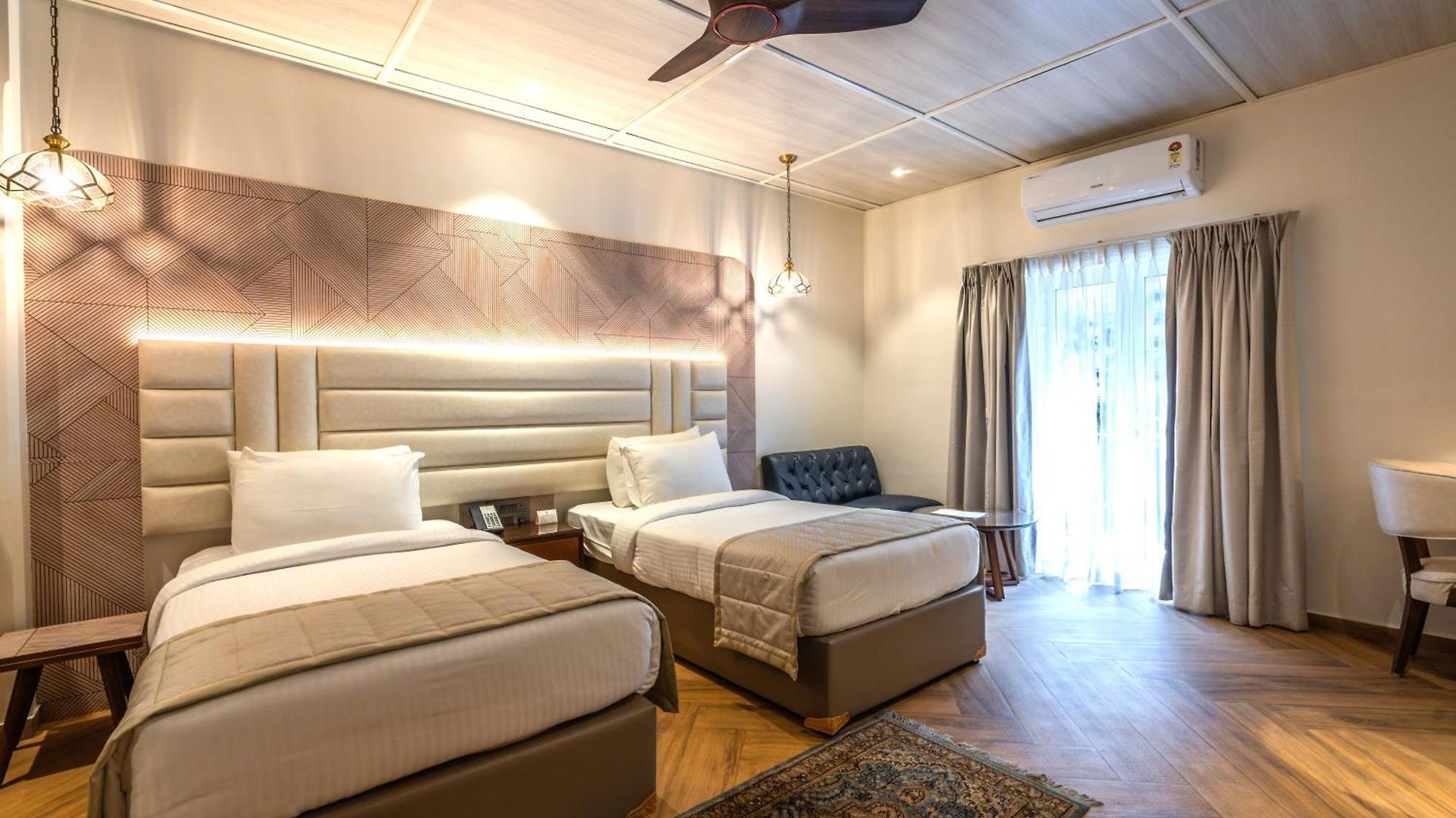 Hotel Grand - Ballard Estate, 3*