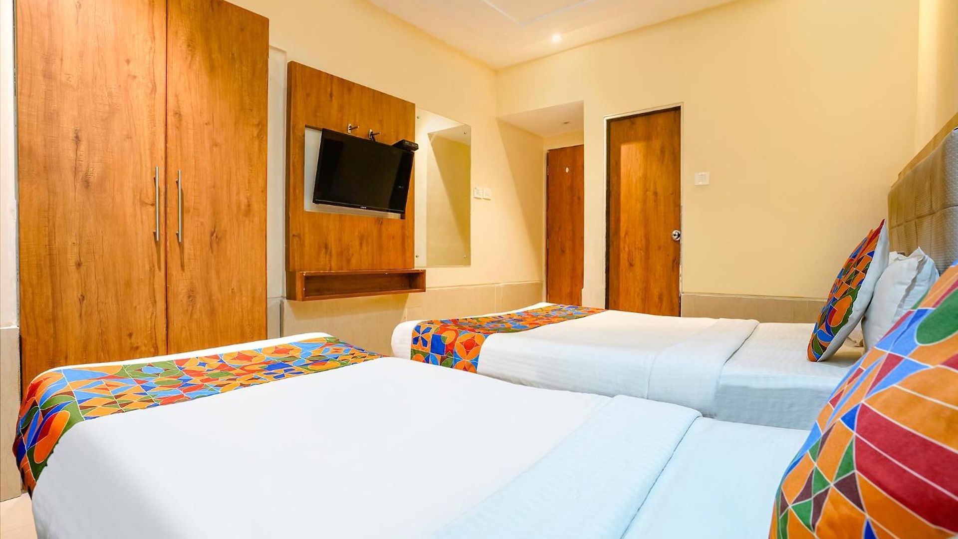 Fabhotel Regal - In Sahar Road 3* Mumbai