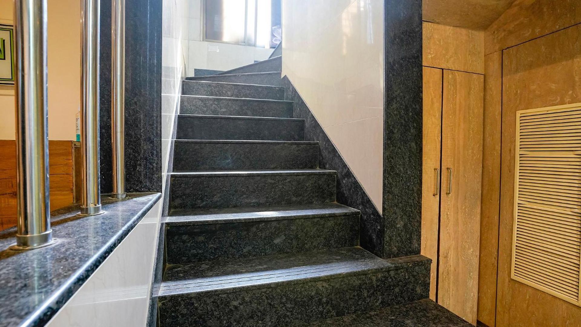 Hotel Fabhotel Regal - In Sahar Road 3*