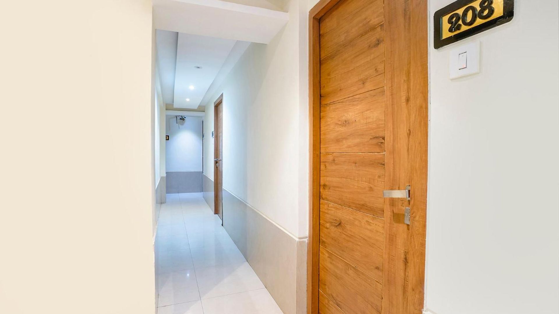 Hotel Fabhotel Regal - In Sahar Road Mumbai