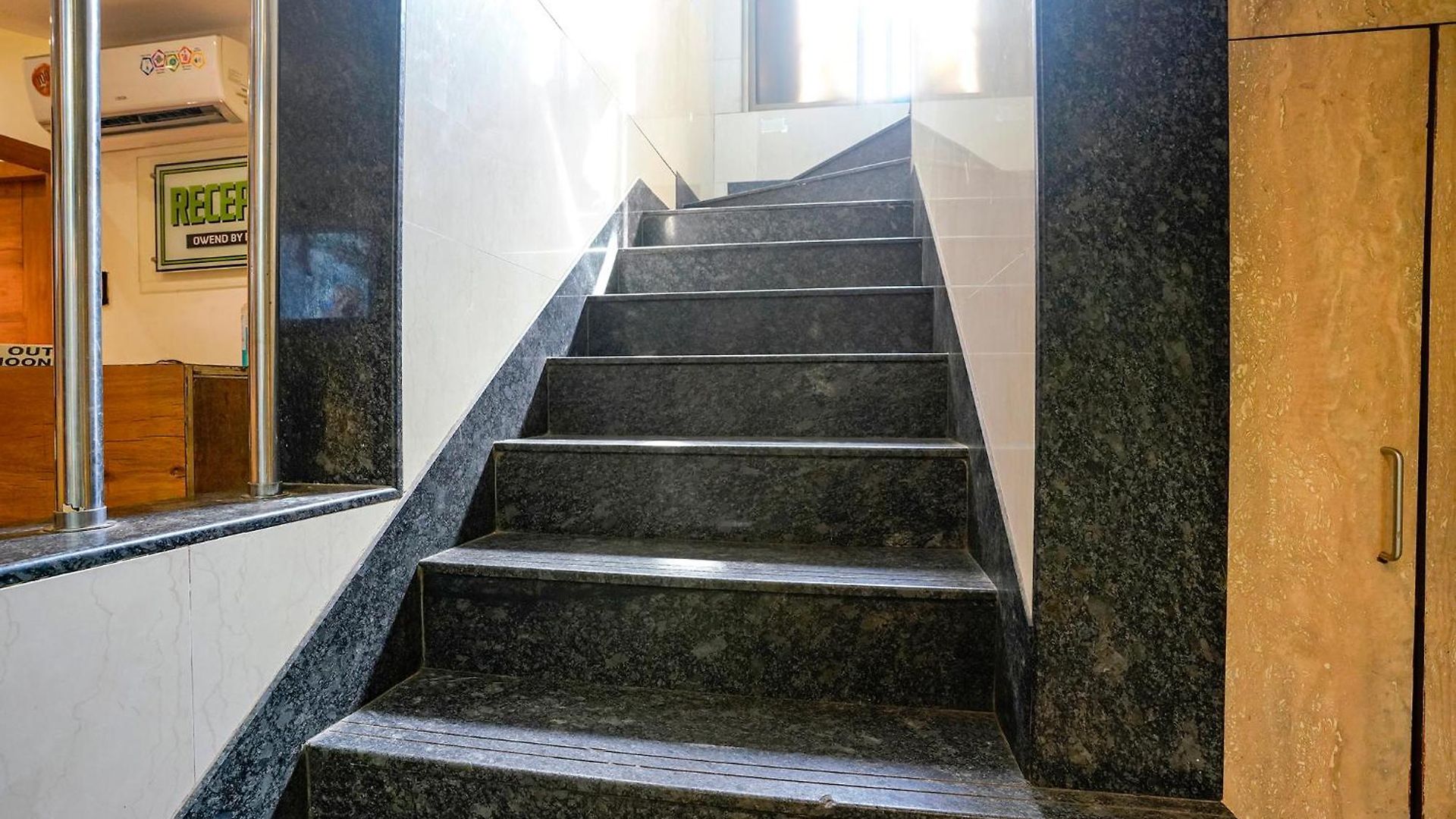 Fabhotel Regal - In Sahar Road 3*