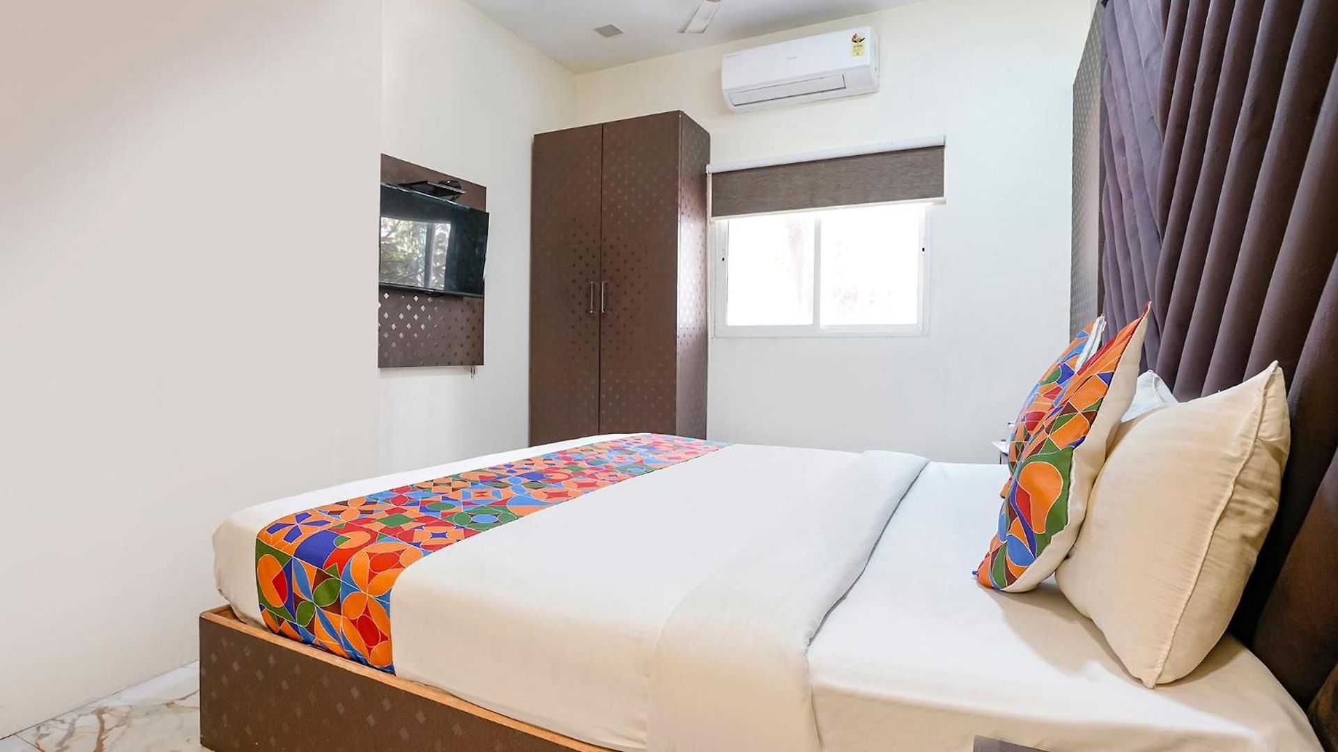 Fabhotel Occazia Paradise 3*