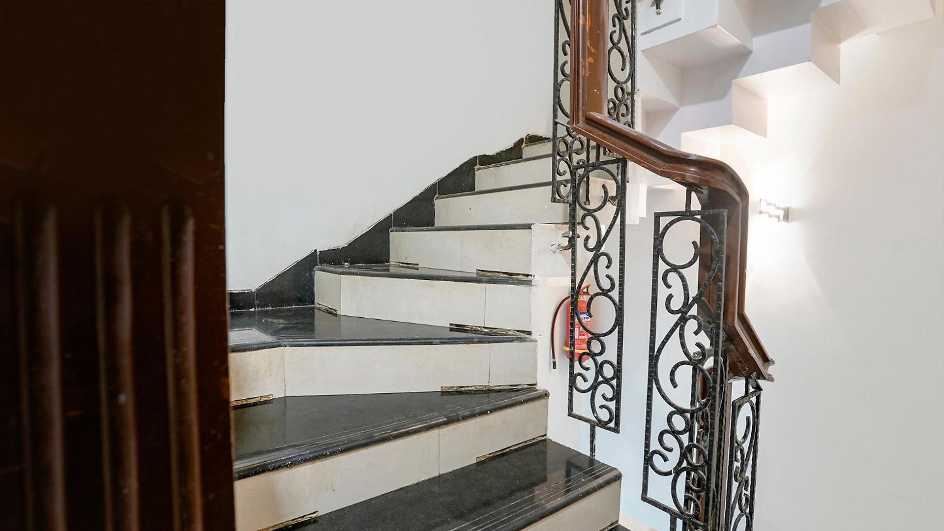 Fabhotel Occazia Paradise
