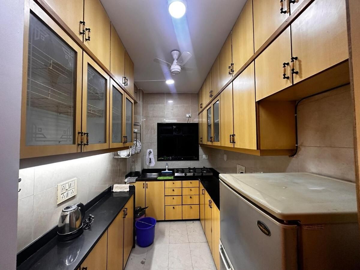 Apartment In Lokhandwala #014 *