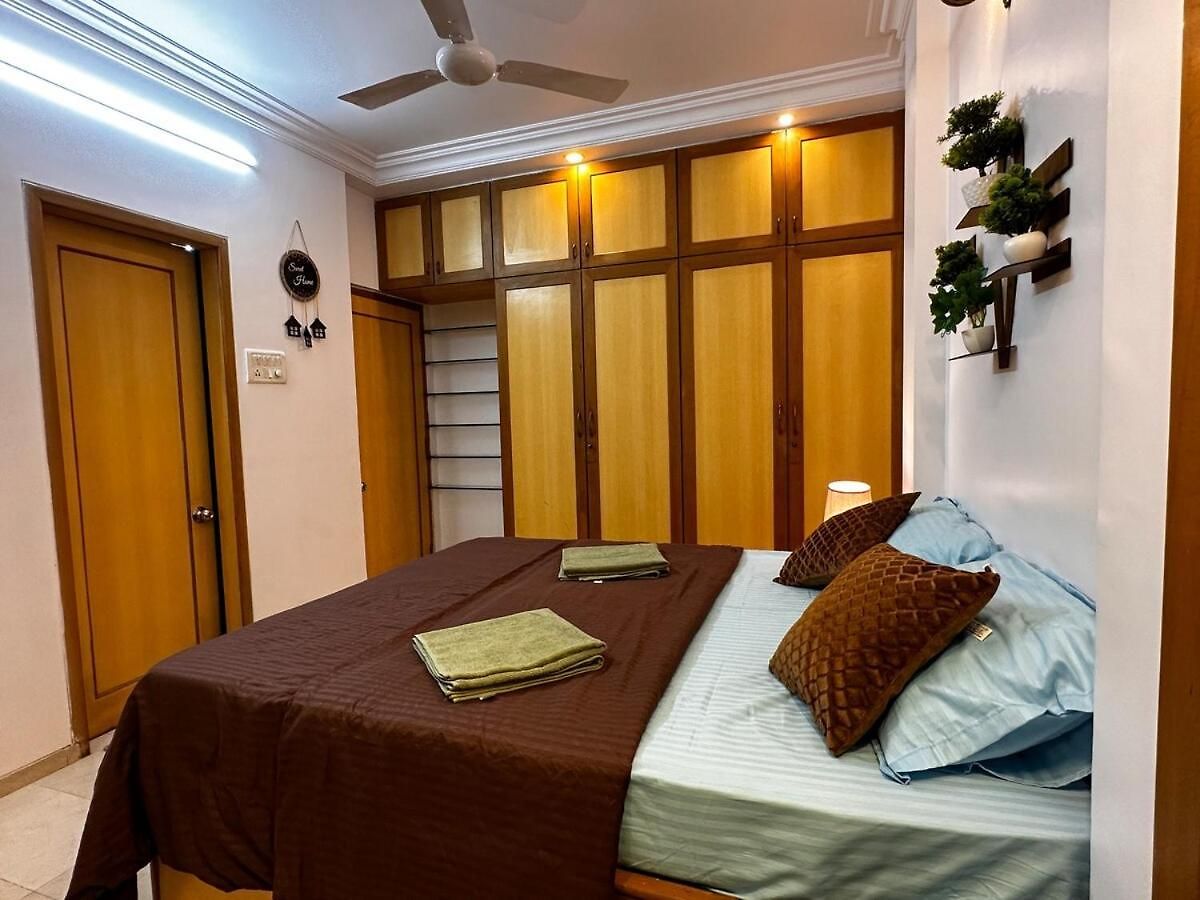 Apartment In Lokhandwala #014 *