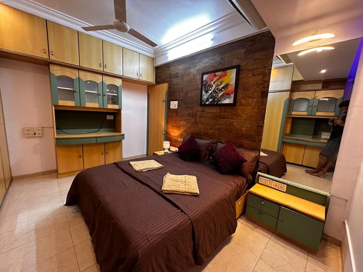 In Lokhandwala #014 Apartment *