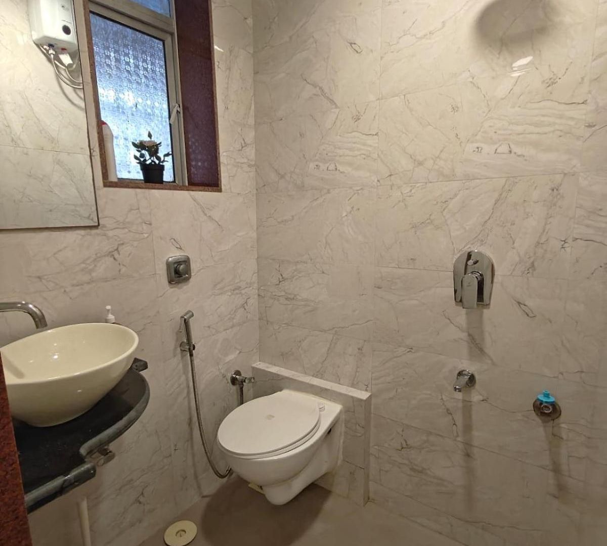 Spacious 1bhk Off Carter Road