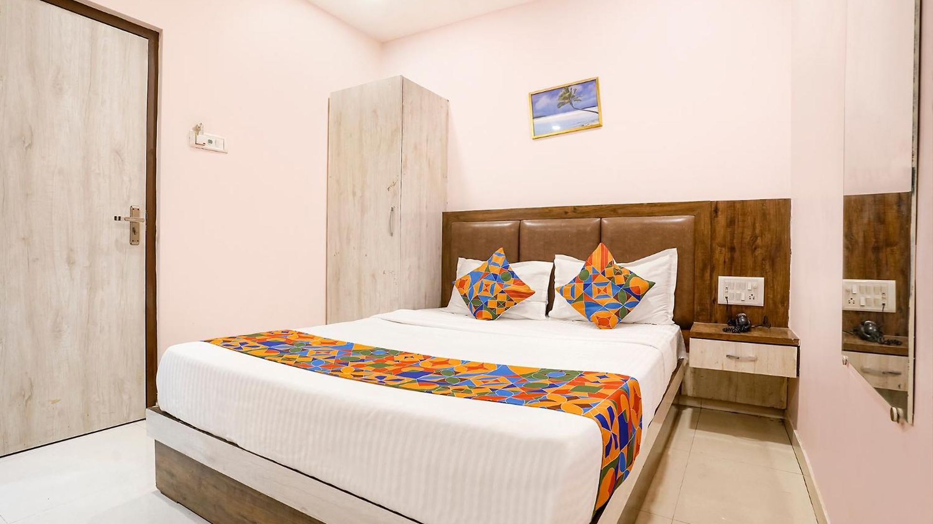 Via Tawakkal Hotel Mumbai