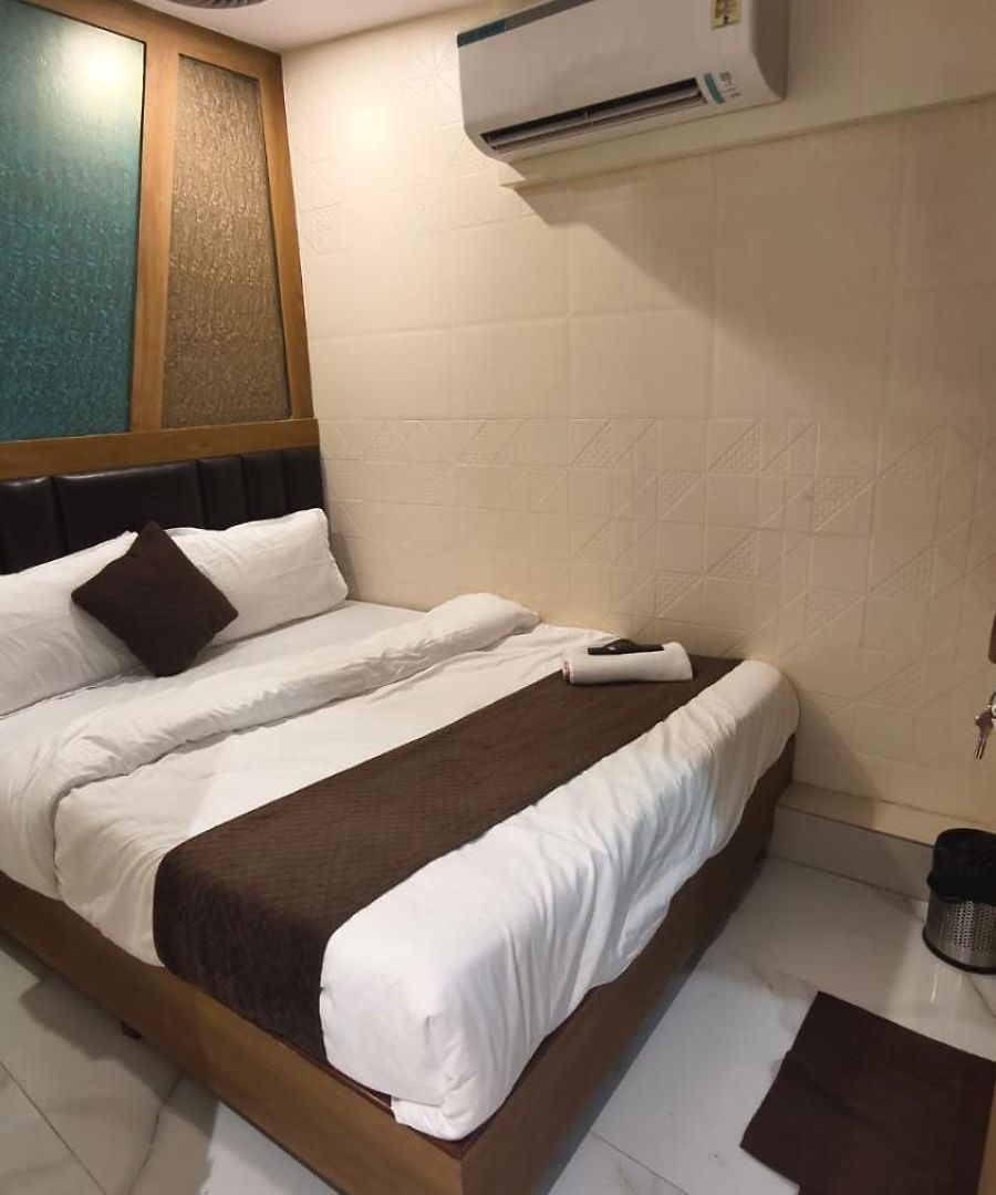 Crest Hotel