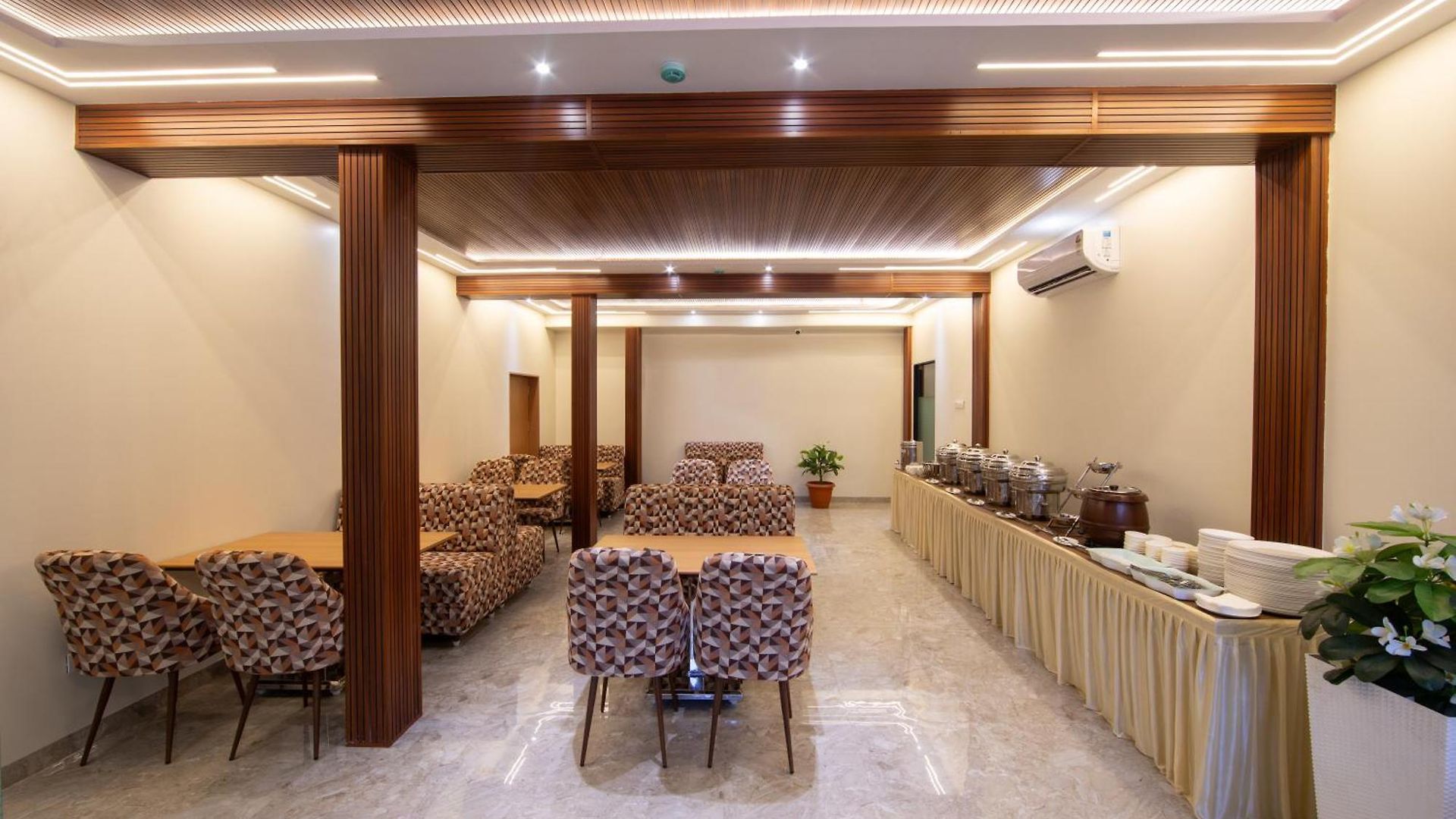 Afotel Mumbai-near International Airport 3*