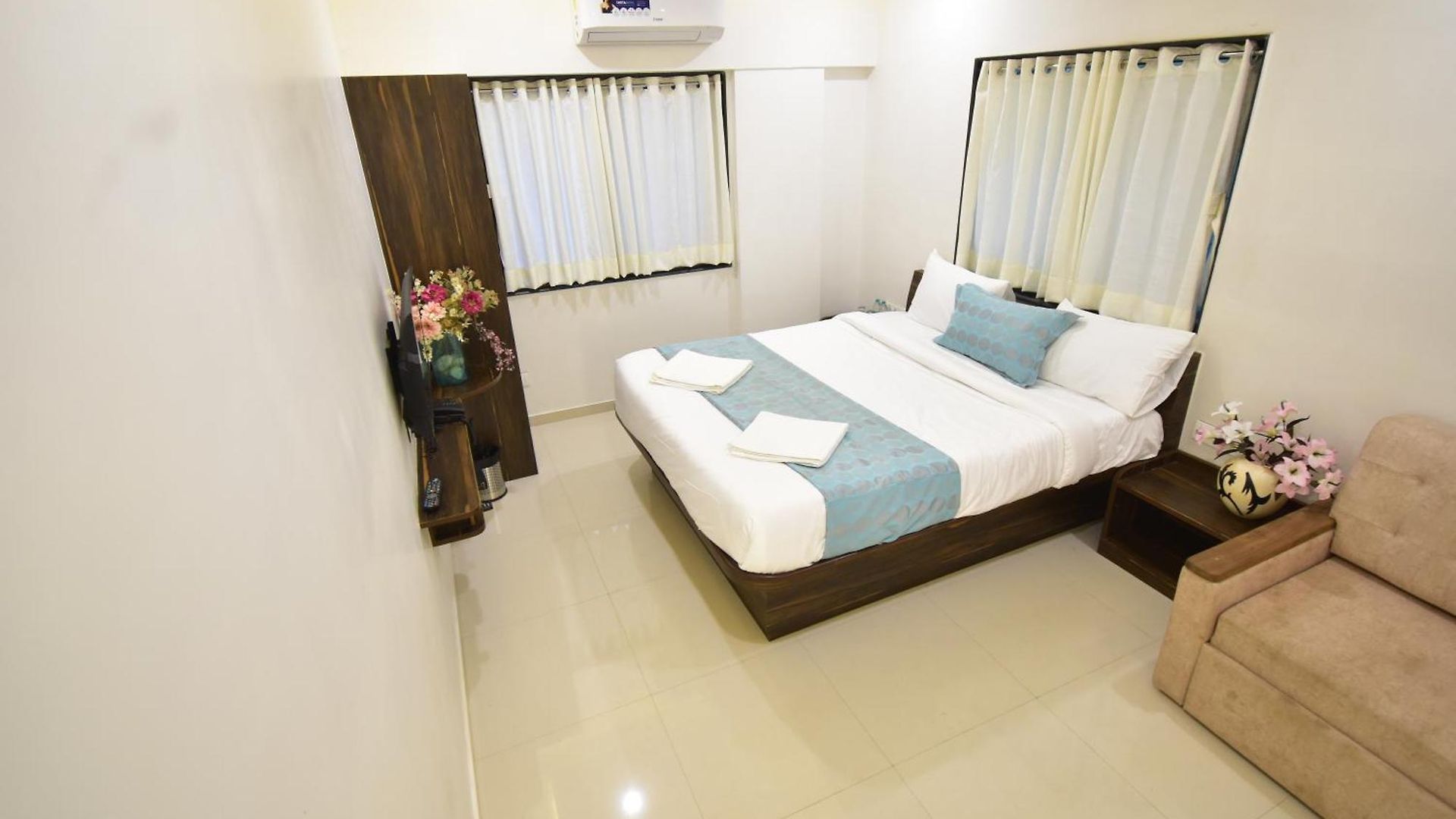 Urban Nest Hotel 3*