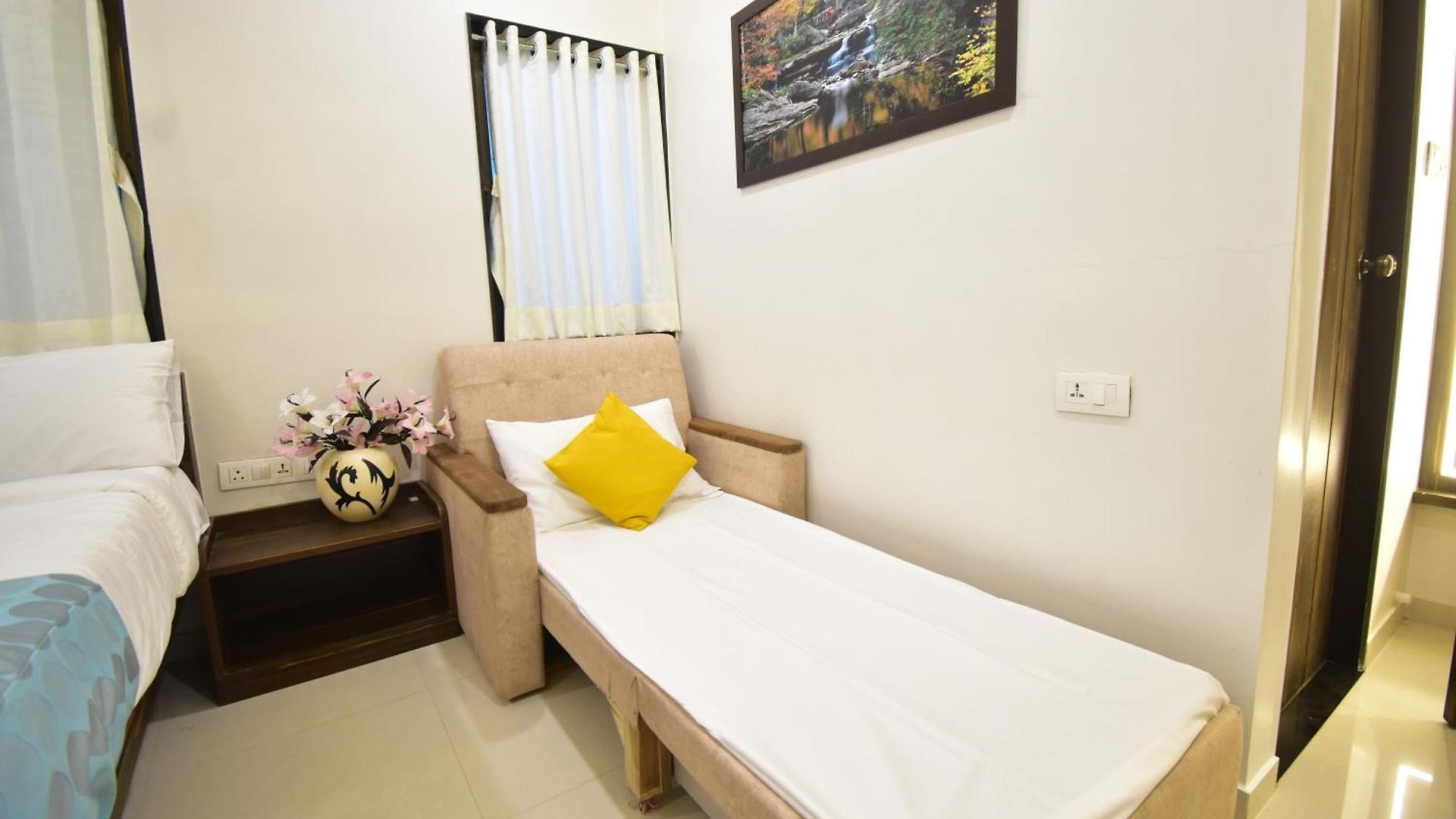 Hotel Urban Nest 3*