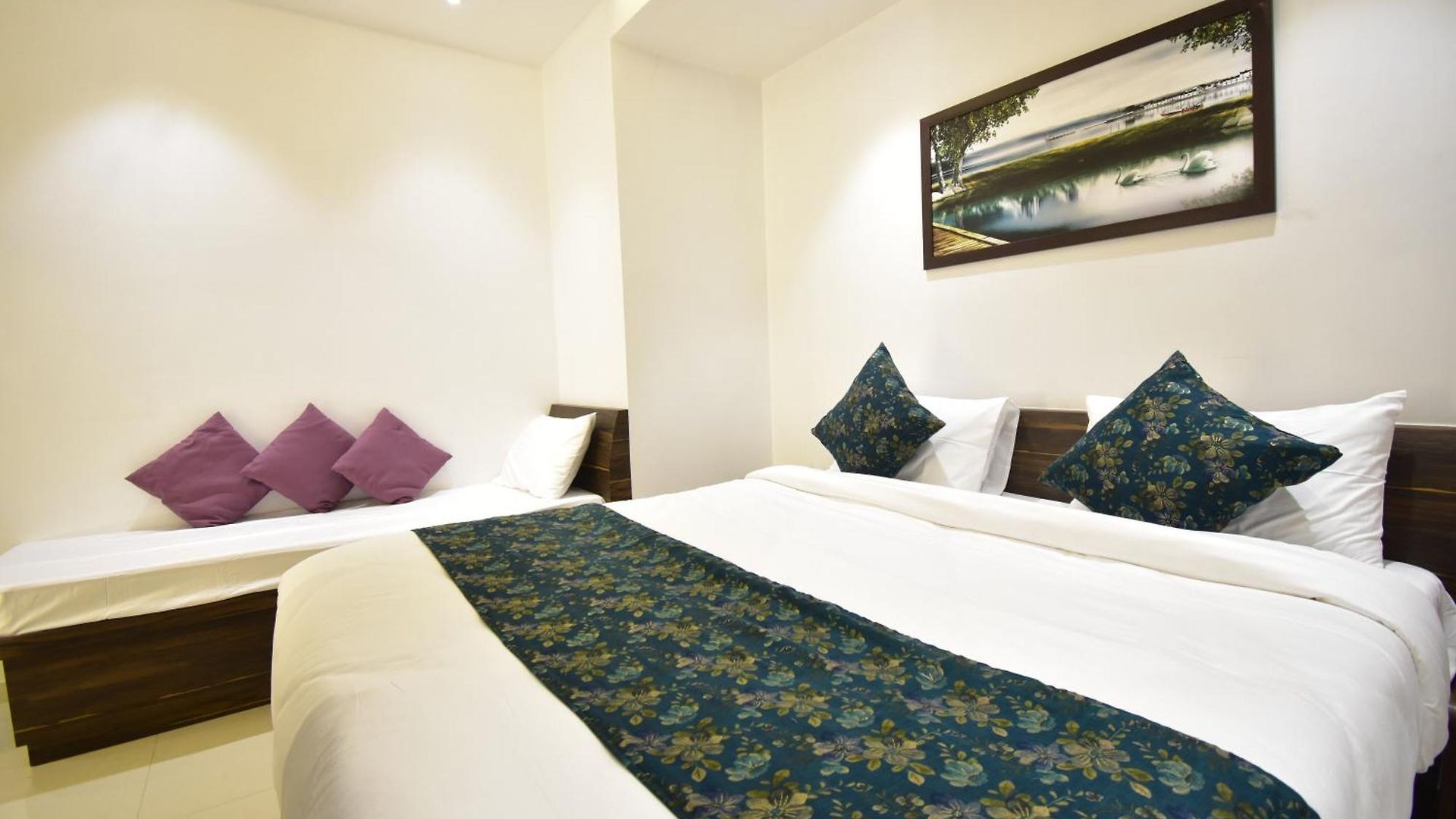 Urban Nest Hotel 3*