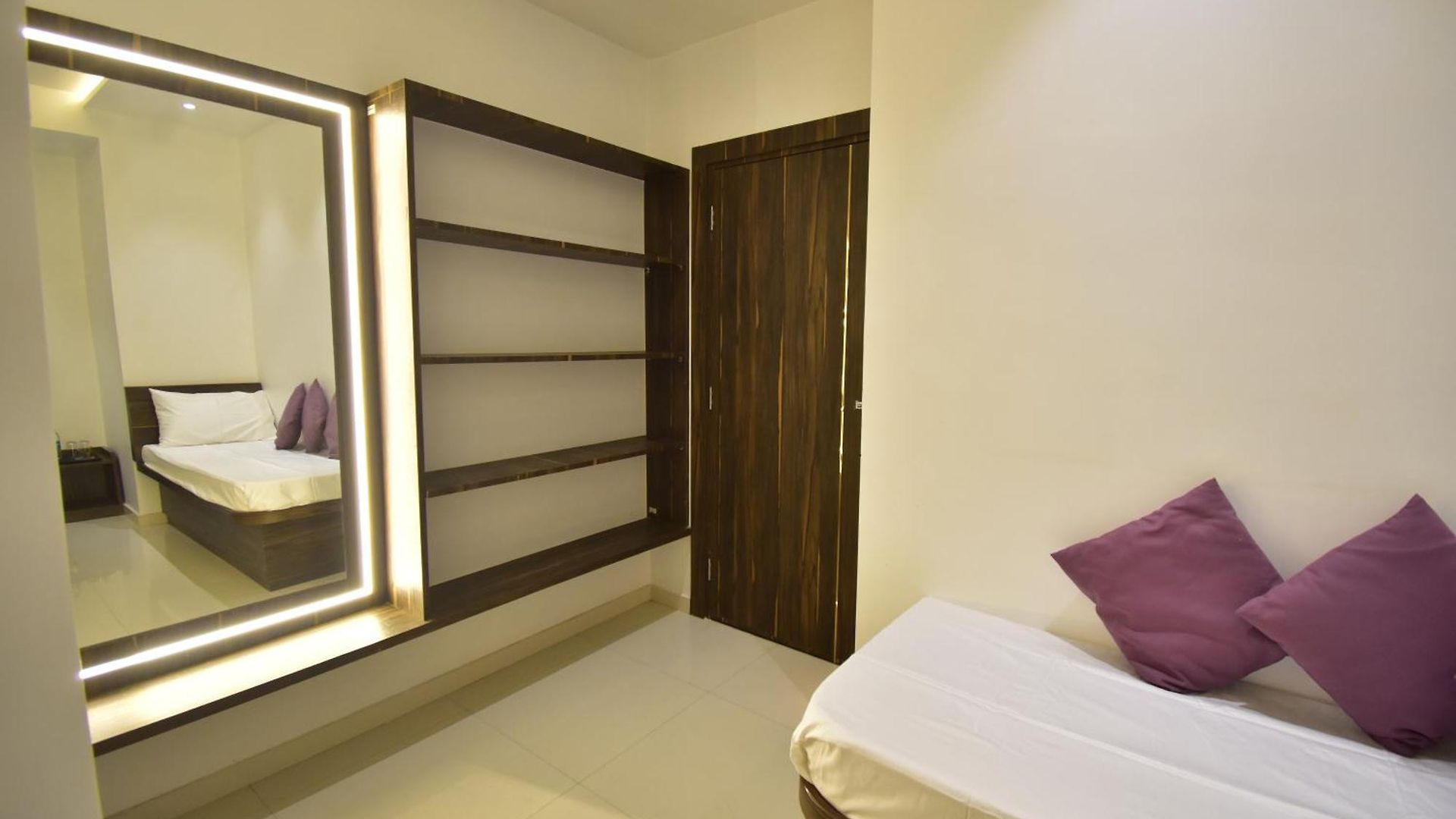Urban Nest Hotel
