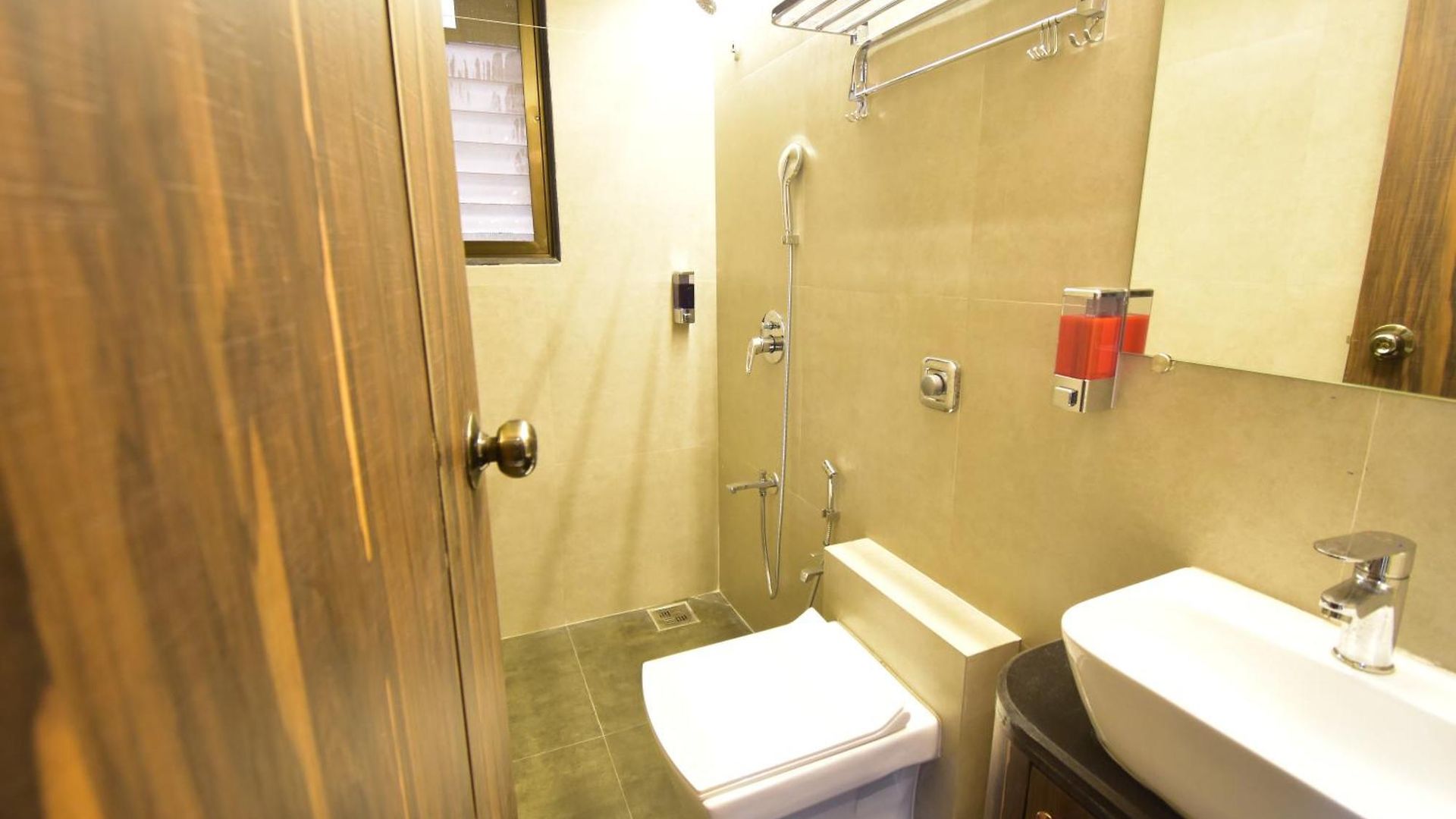 Urban Nest Hotel Mumbai