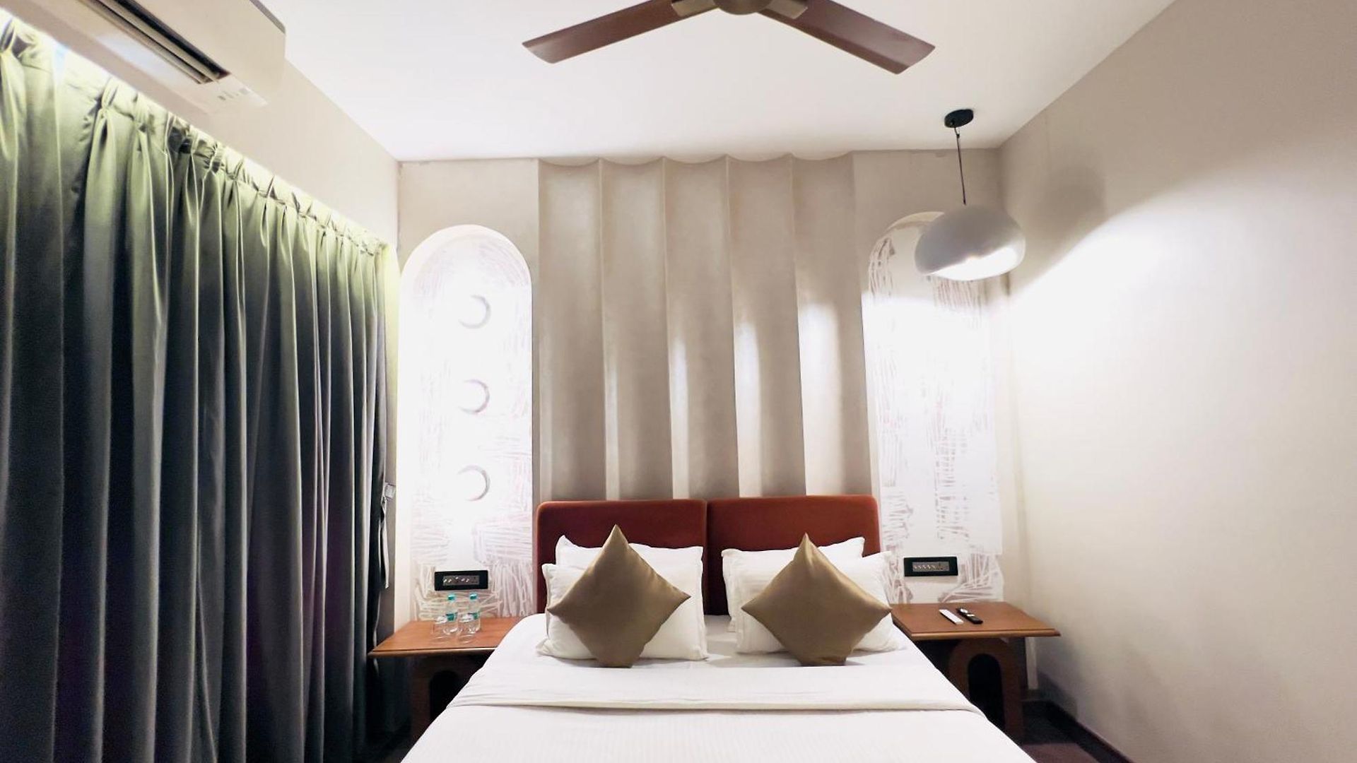 White Pearl - Colaba Mumbai