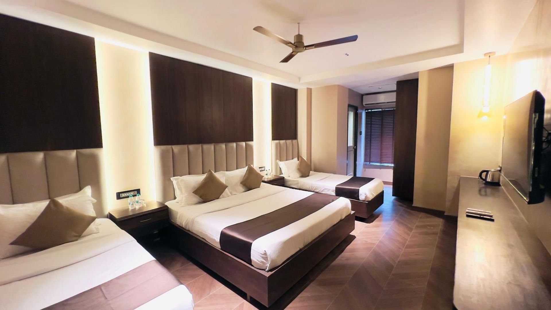 White Pearl - Colaba Mumbai