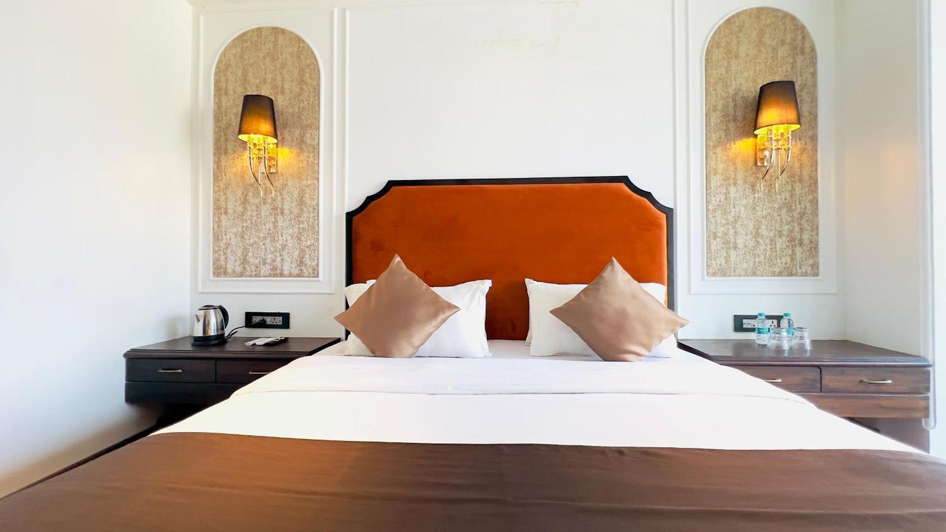 White Pearl - Colaba Hotel Mumbai