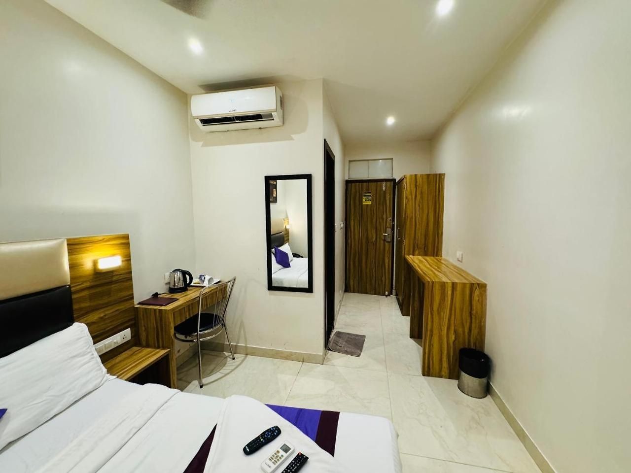 Liwa - Nr Nesco & International Airport Hotel Mumbai
