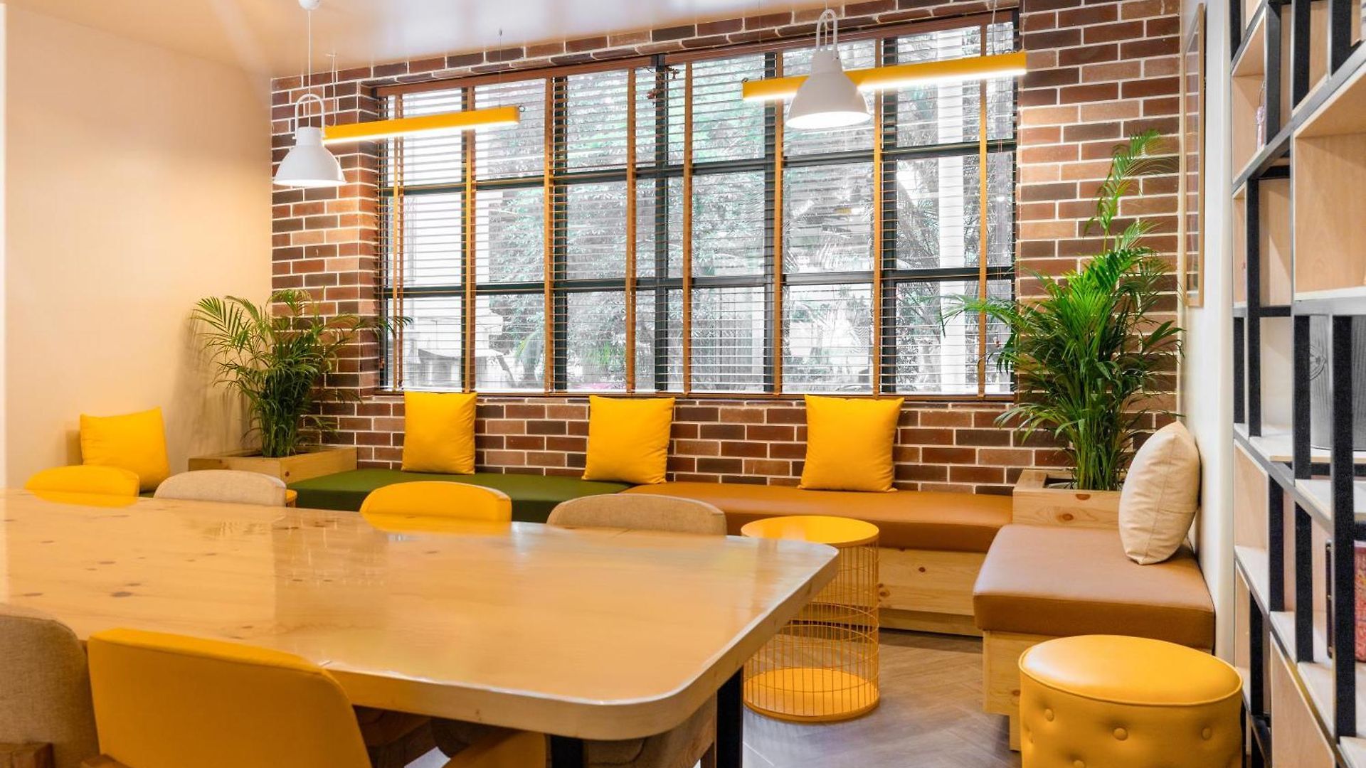 Bloom Hub L Weh Andheri 4*
