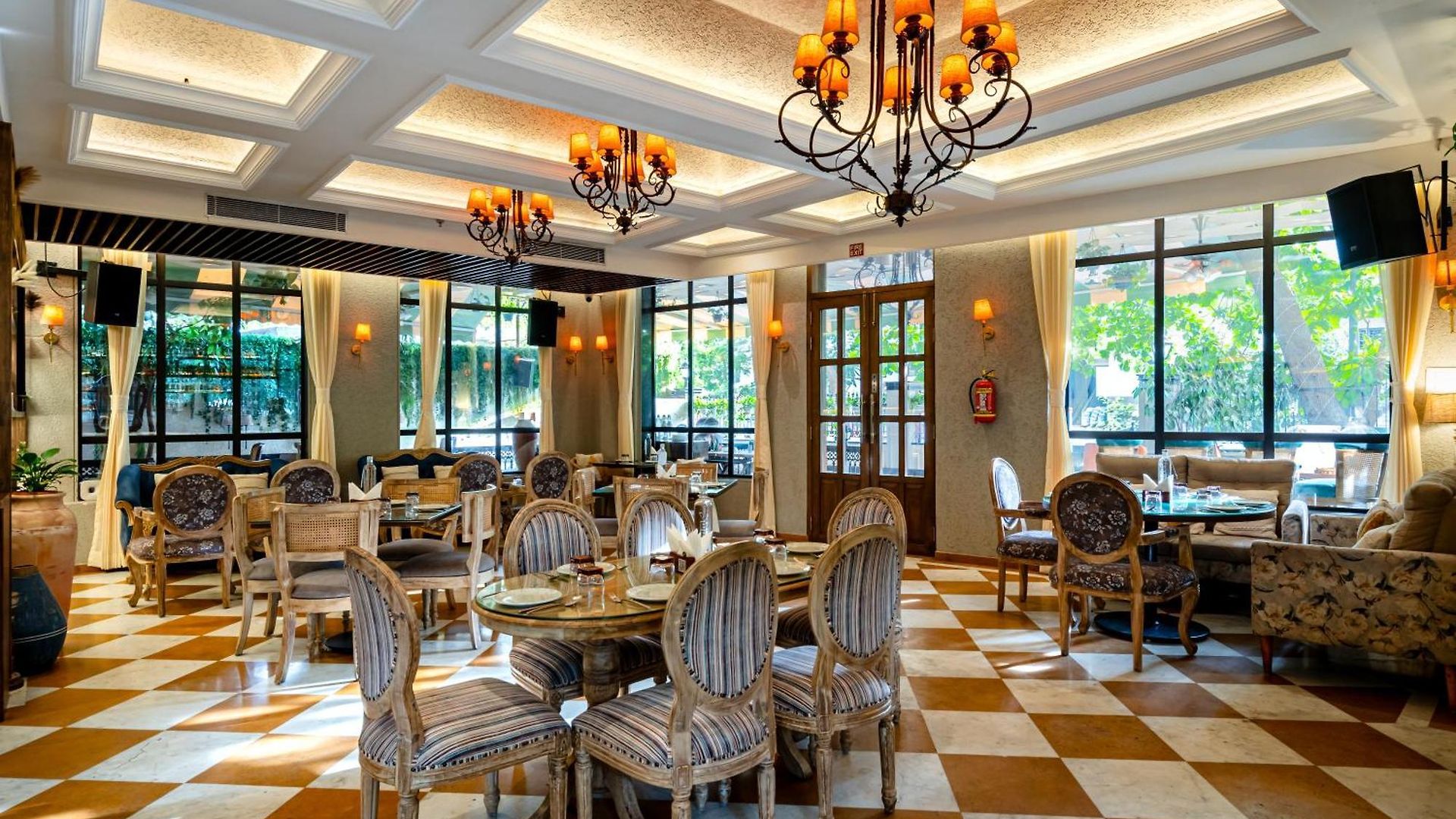 Hotel Arnna-Nesco Goregaon 4*