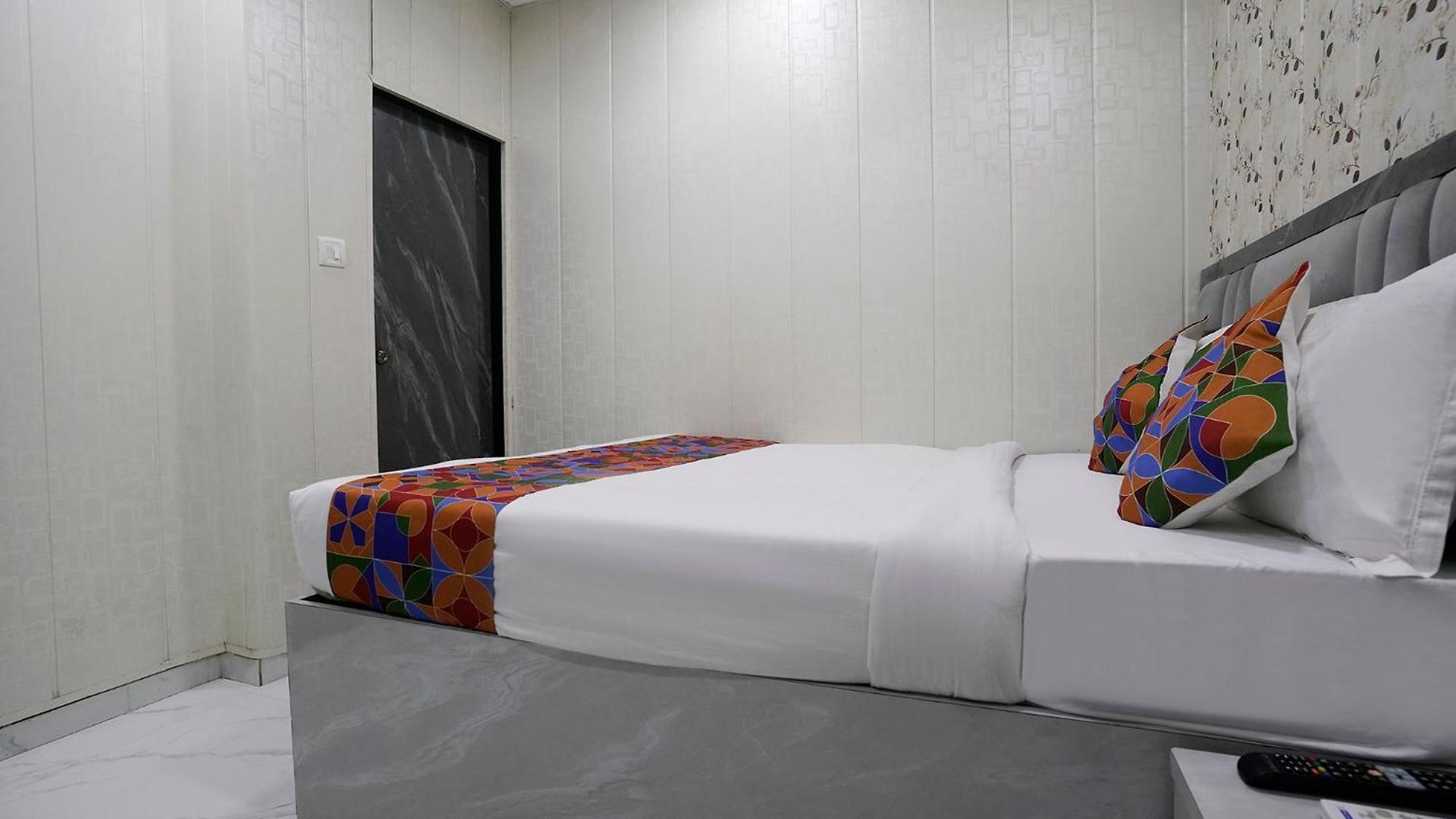 Fabhotel Hans Residency Hotel