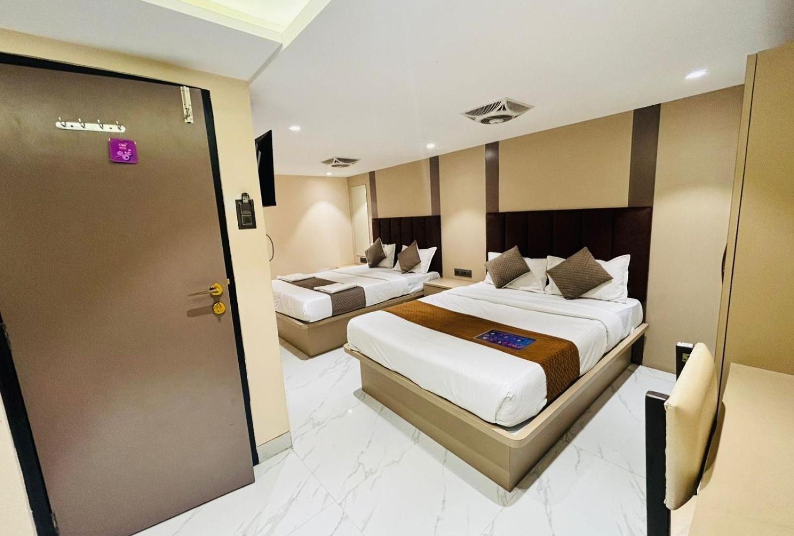 Dolphin Residency Hotel 2*