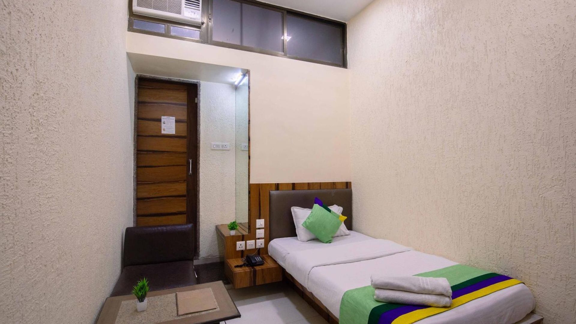 Hotel Treebo Hiramani Parel Lalbaug