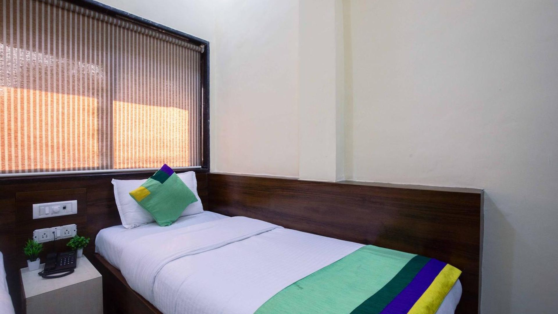 Hotel Treebo Hiramani Parel Lalbaug 3*