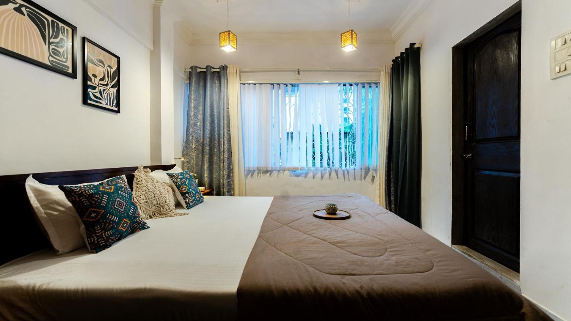 Bollywood Boulevard Independent Villa Mumbai