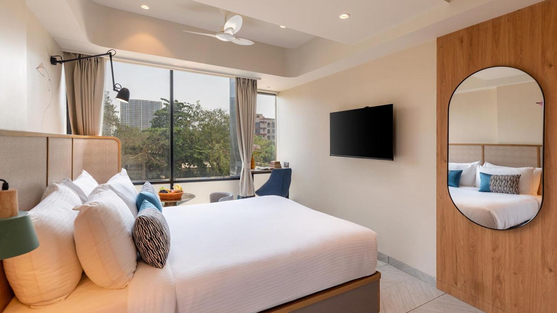 Hotel Indie International Airport 4*