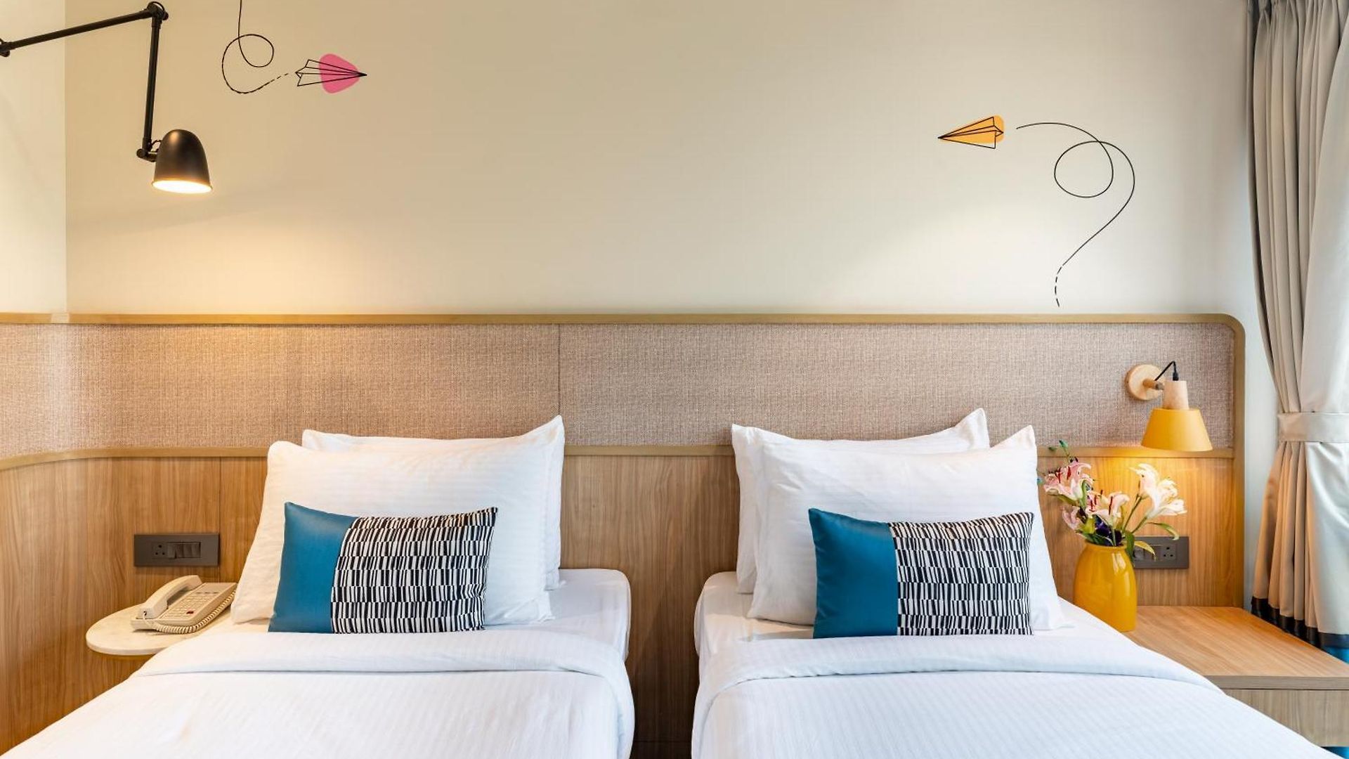 Hotel Indie International Airport 4*