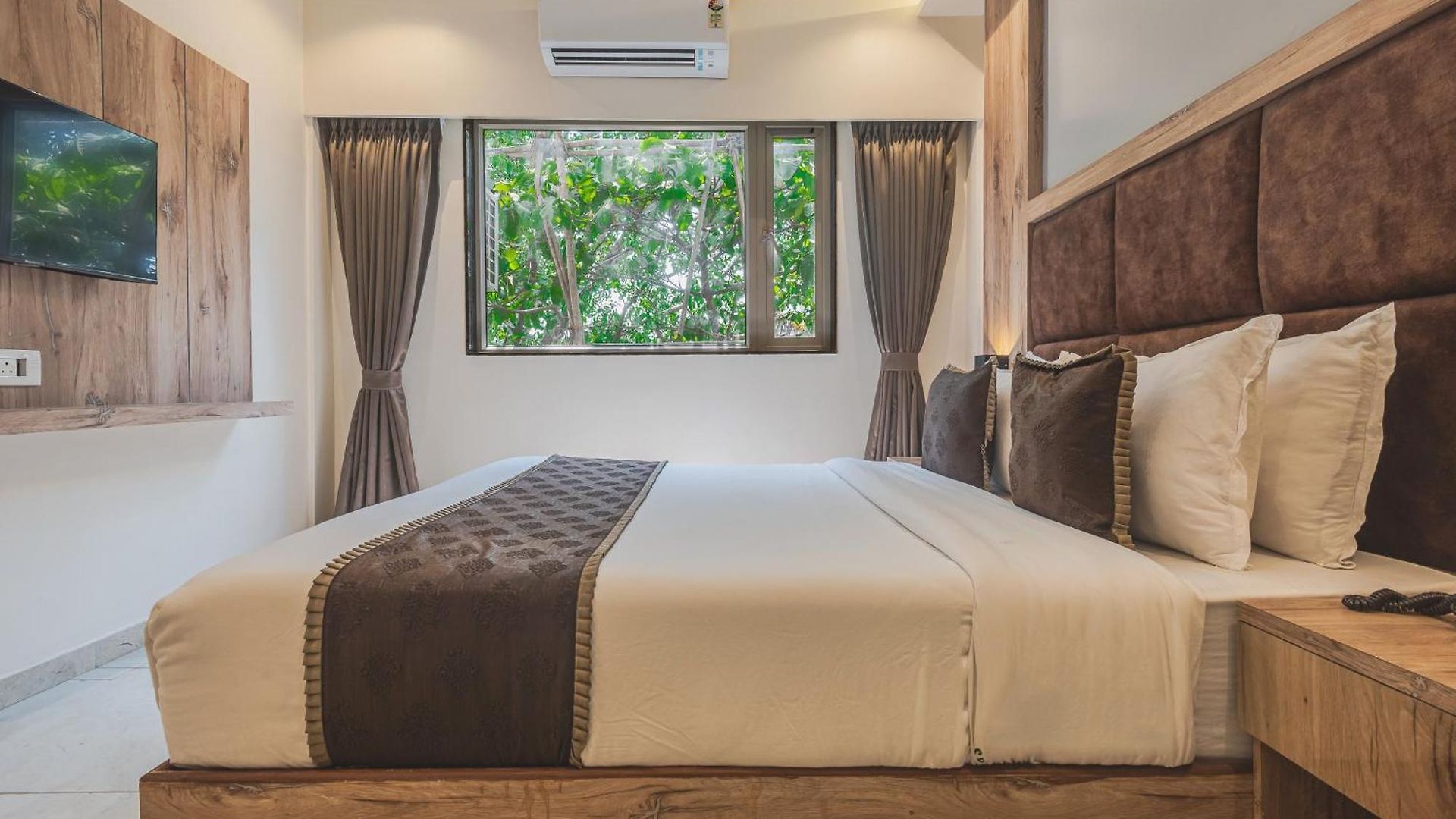 Hotel Silver Park Mumbai