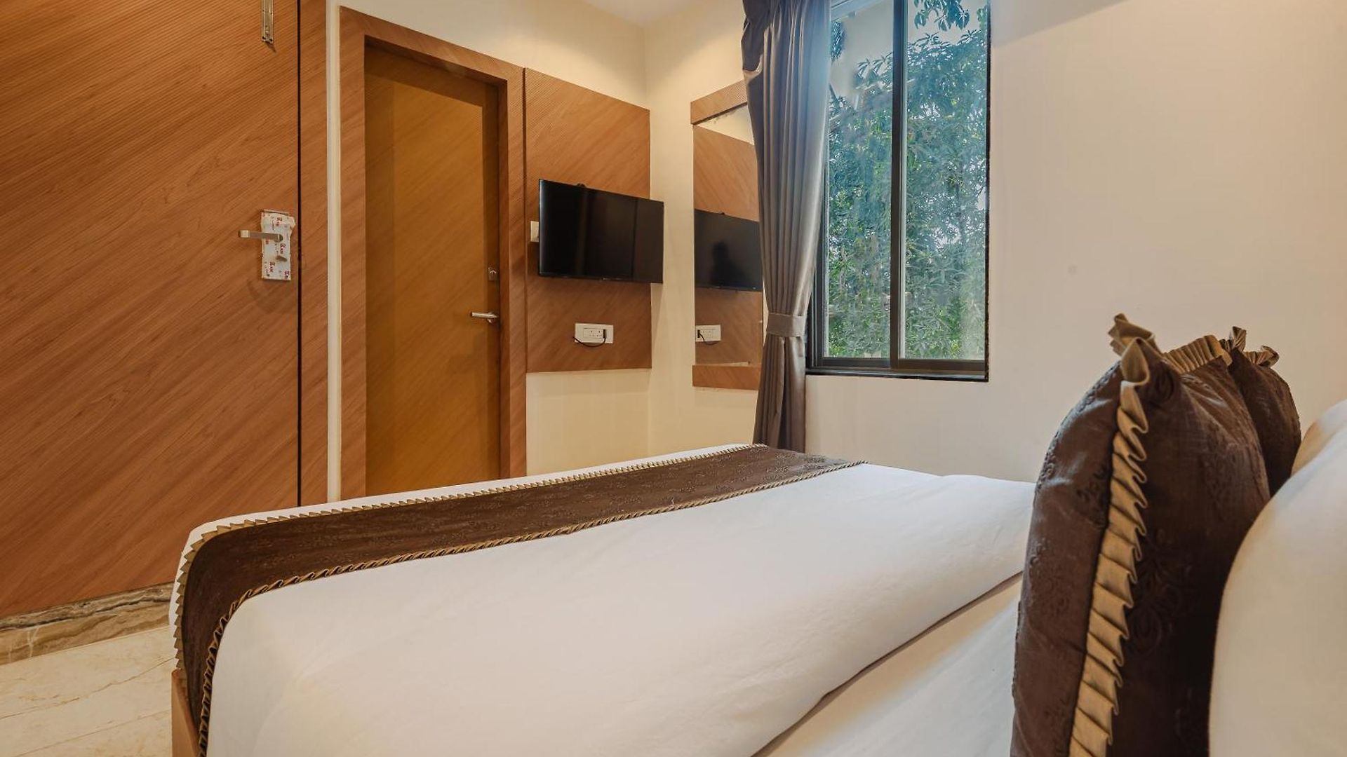 Silver Park Hotel Mumbai