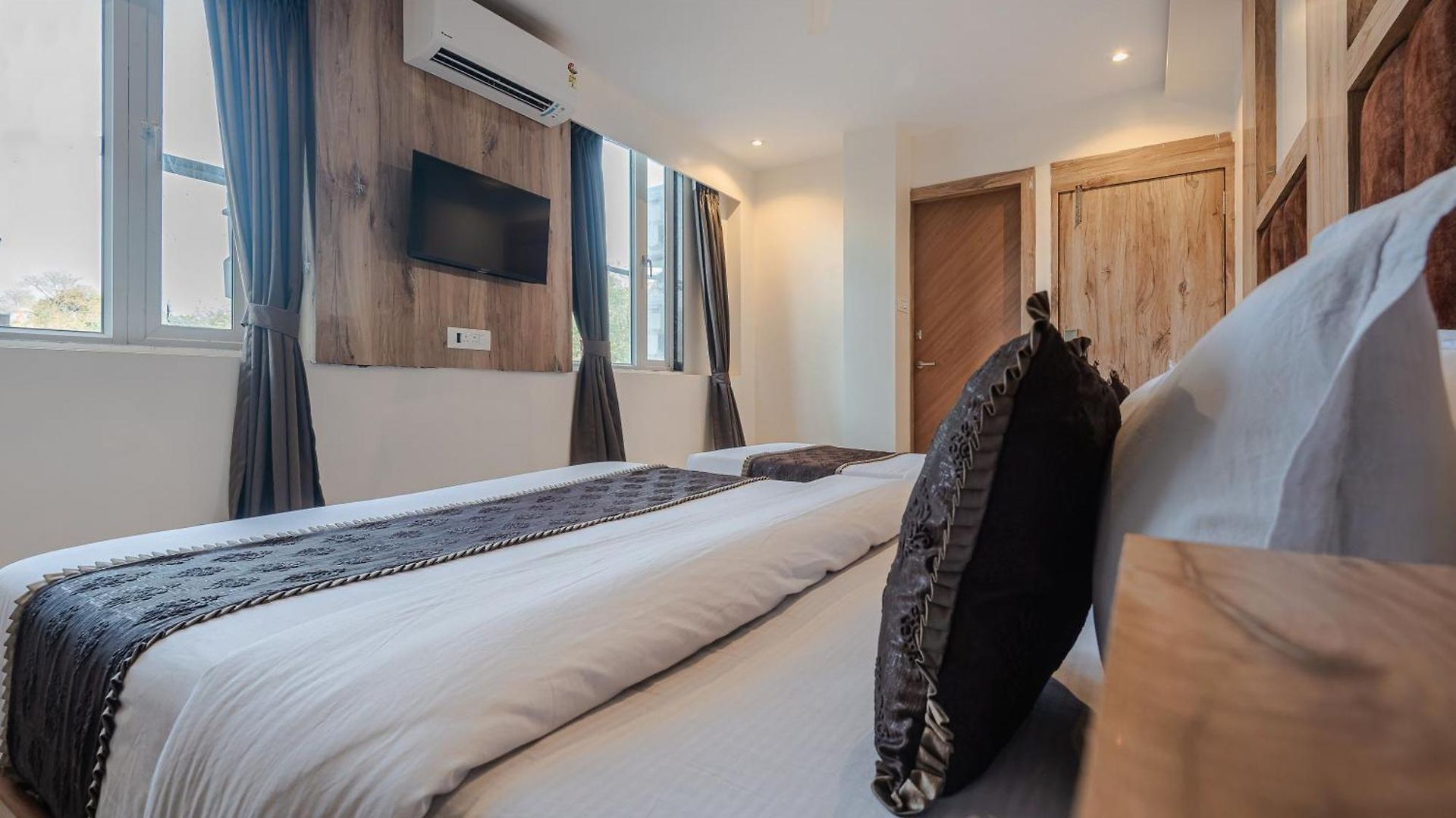 Silver Park Hotel Mumbai