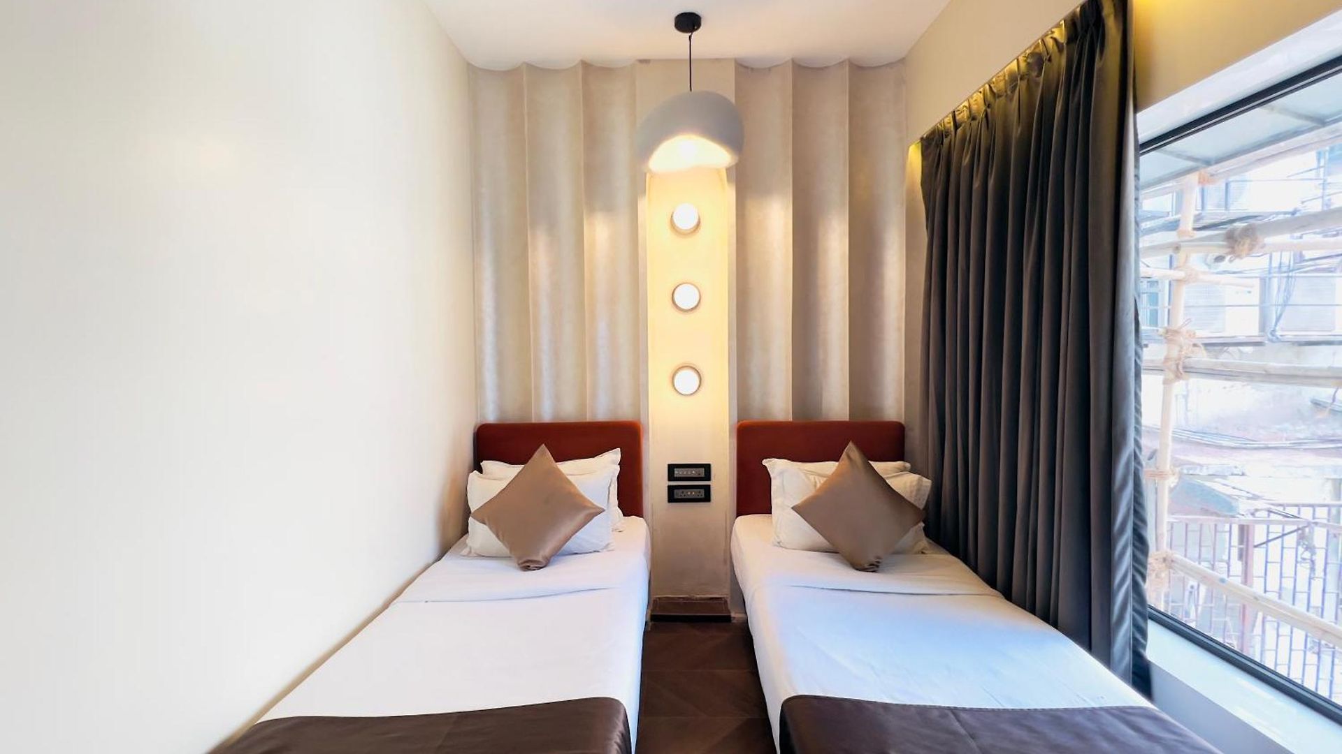 Hotel White Pearl - Colaba Mumbai