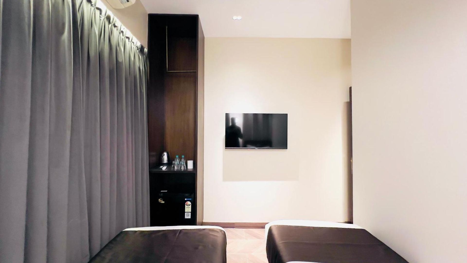 White Pearl - Colaba Hotel 3*