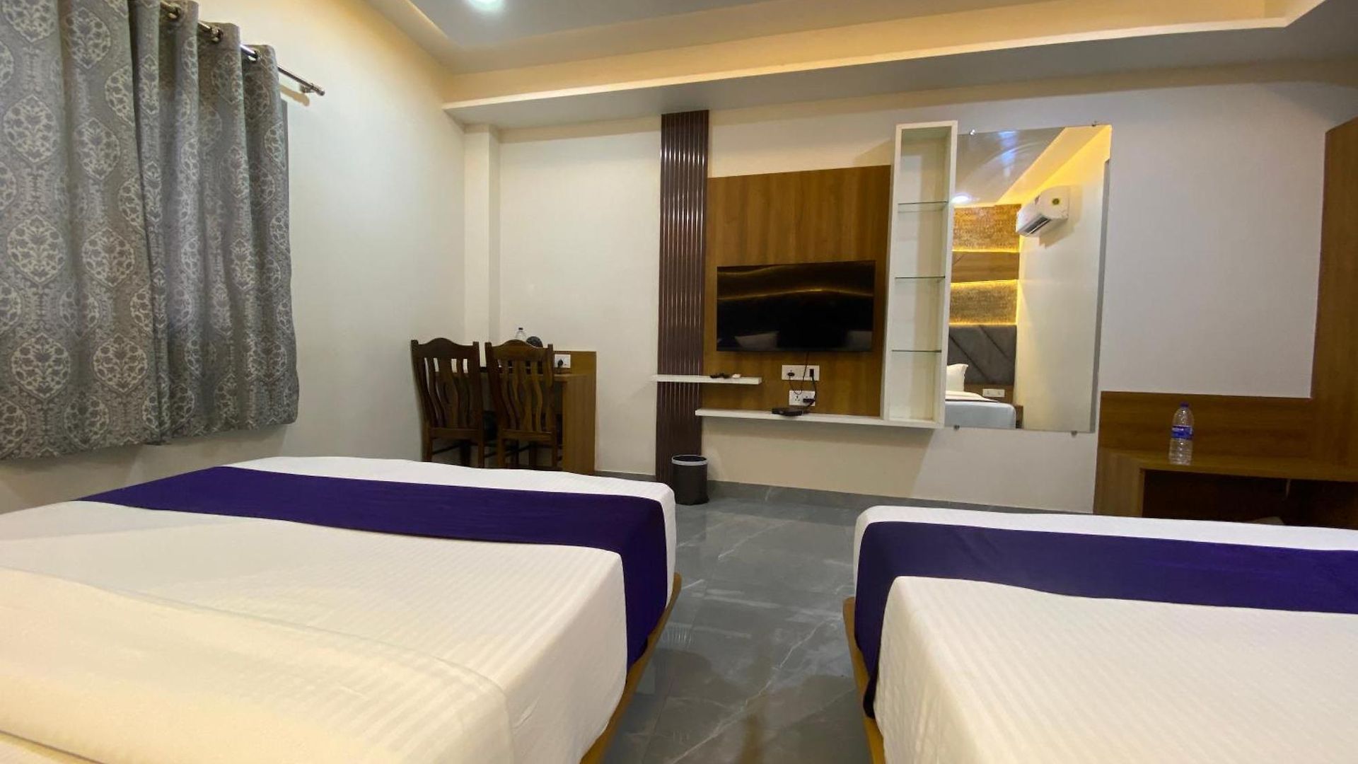 Bkc Gold View Near Bandra Kurla Complex 3*