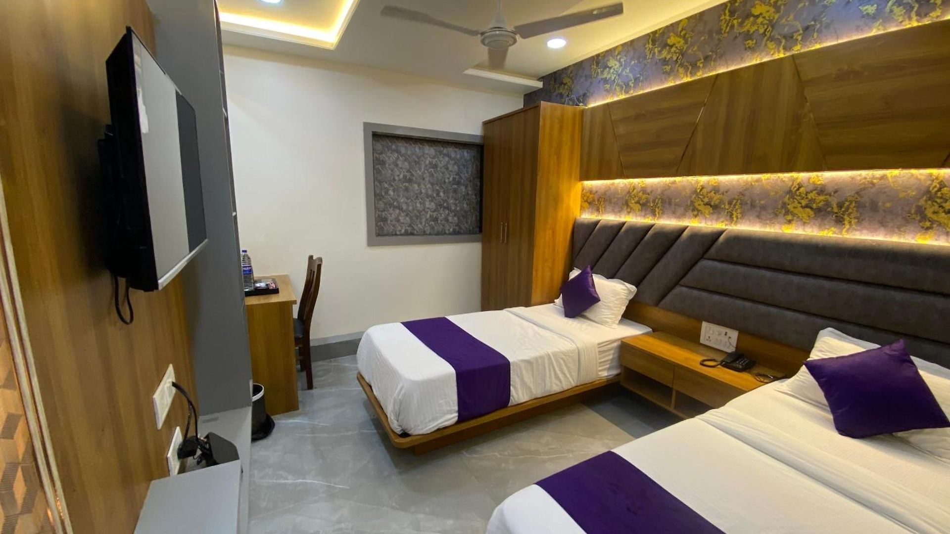 Bkc Gold View Near Bandra Kurla Complex 3*