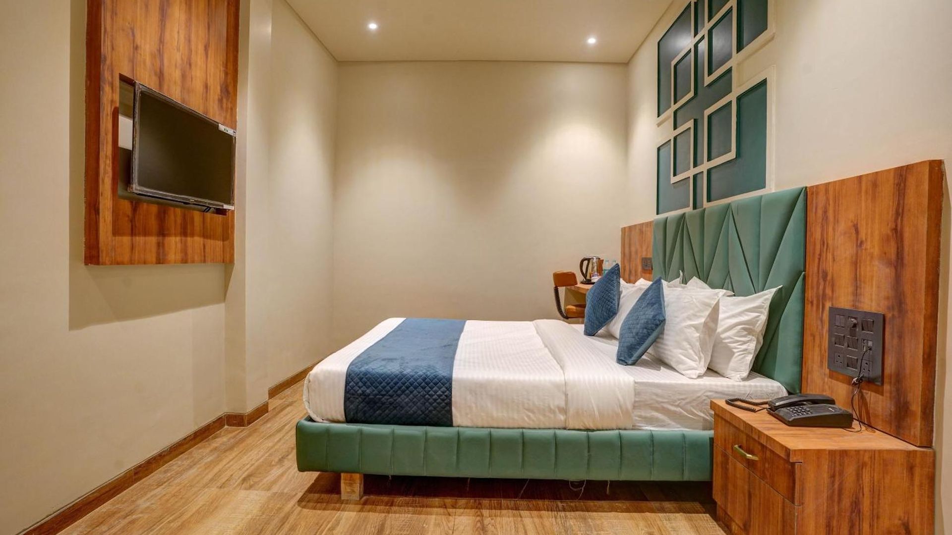 Hotel Starville Andheri Midc Mumbai