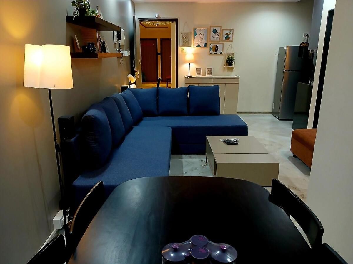 Lakefront Lounge-luxe 1bhk With 2queen Beds-2baths Apartment Mumbai