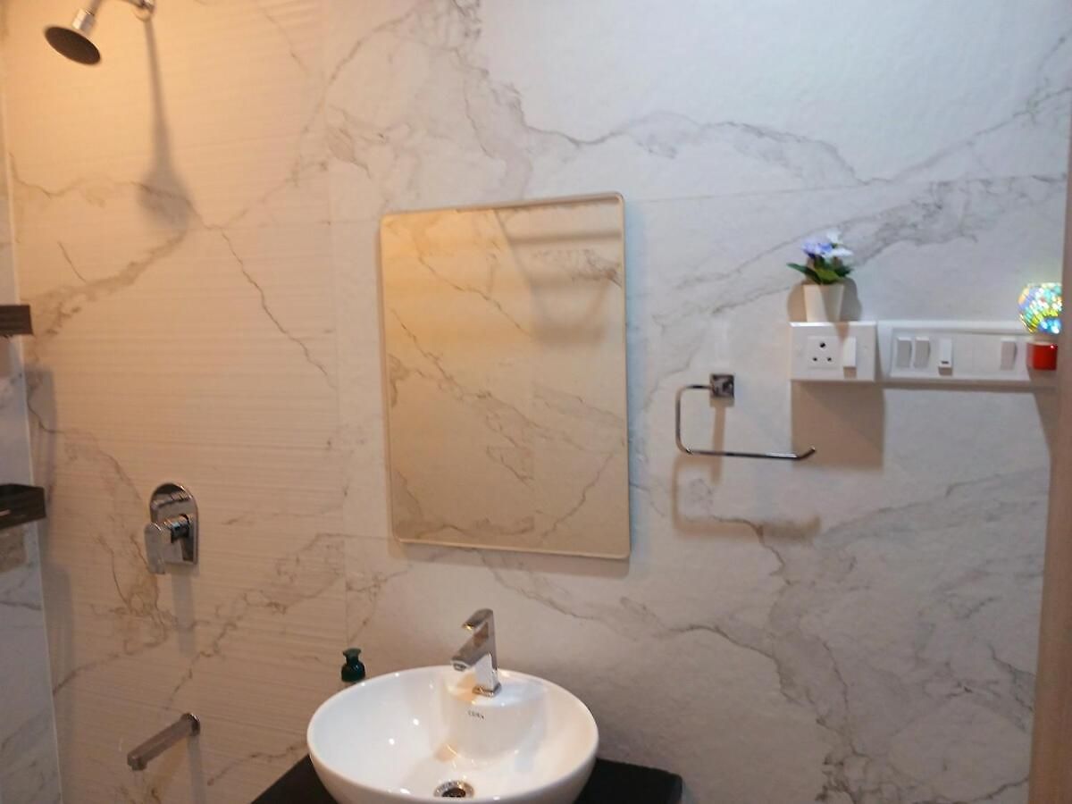 Lakefront Lounge-luxe 1bhk With 2queen Beds-2baths Apartment *